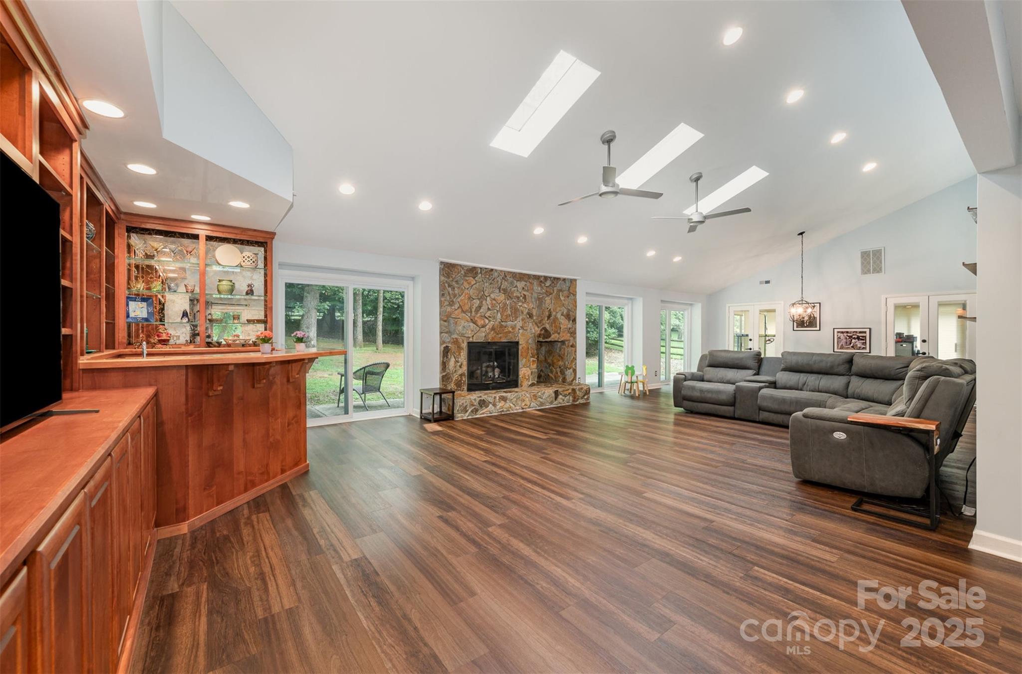 3041 Shallowood Lane