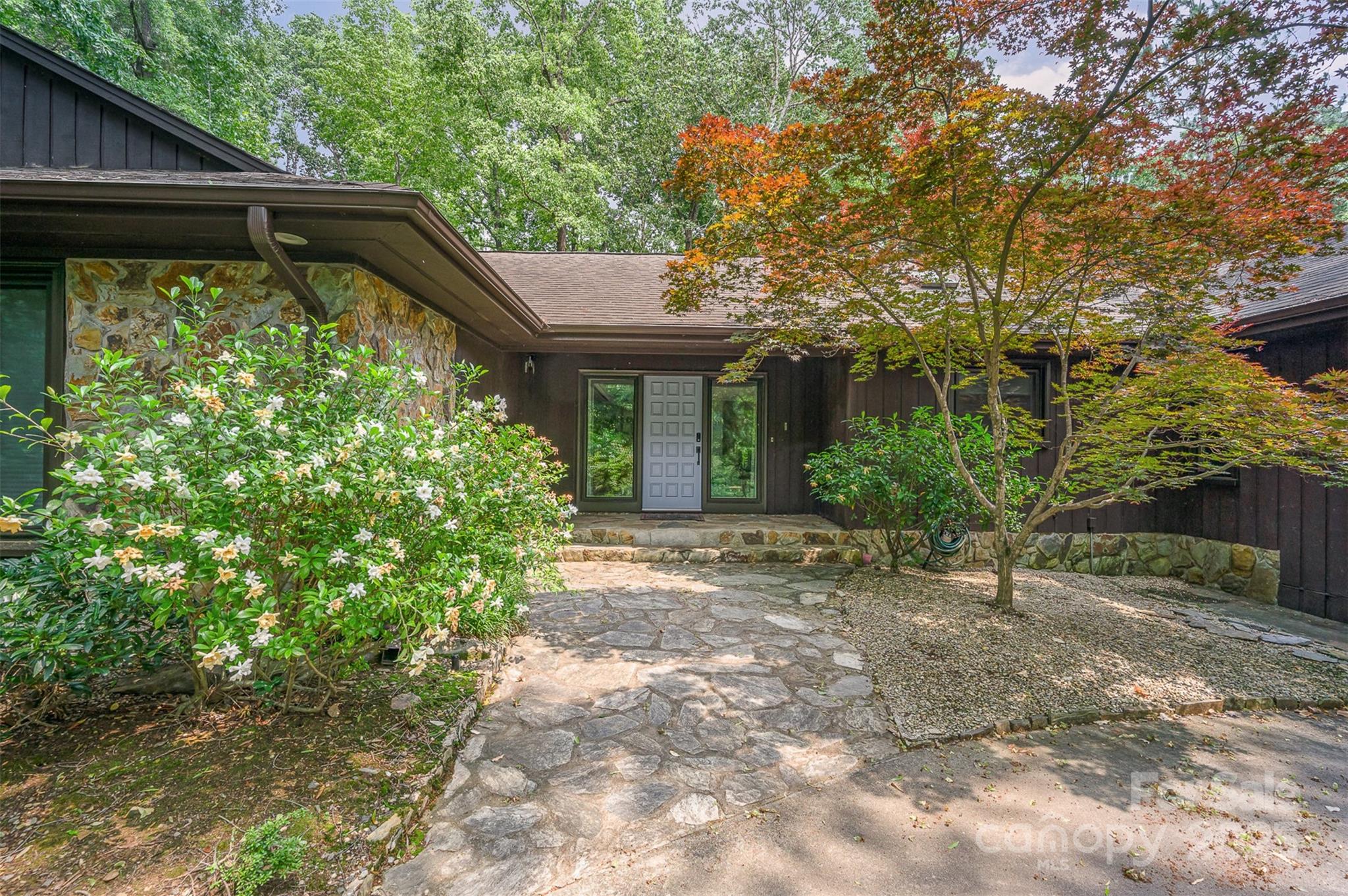 3041 Shallowood Lane