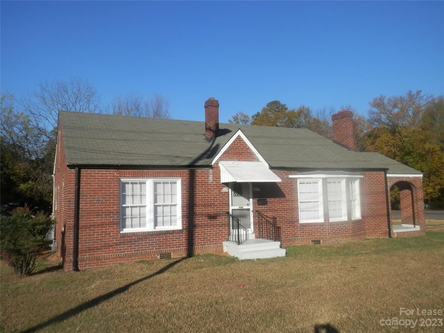 Brick Home "FOR RENT".  Great for Tenant needing extra parking and No HOA.  Garage Available for $100/ mo. 
Plenty of Space in this Large 3b/r, 1 bath, Large Eat-in-Kitchen, Covered SunPorch and Large Back Porch for $1695. 
Hardwoods Throughout, Fresh Paint, Range, Refrigerator and W/D Included. Front Room can be used as an Office, Den or Guest Bedroom.  Front Space does not include a closet. Previous tenants have used an Armoire. 
Home is situated on Corner Lot, Close to I-85, N. Tryon and 15 minutes from Downtown.

Qualifications/Requirements attached in MLS. CREDIT SCORE MIN. 675 -NET INCOME 3X RENT- 2 Year Employment.  Additional Deposit required for scores under 675 w/ excellent rental history, income and job requirements.