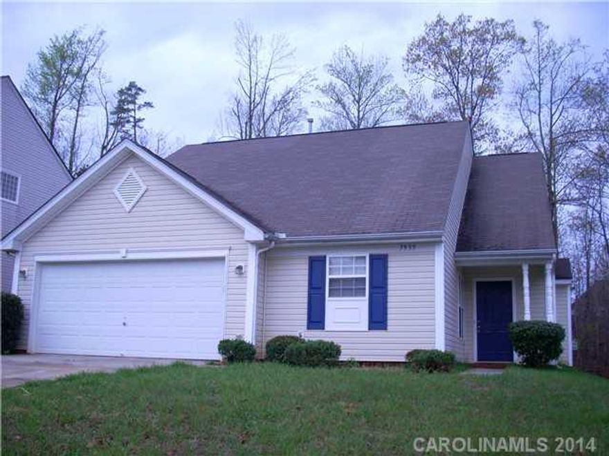 You'll love this greatly remodeled, updated home. New carpet/flooring, new modern color paint, new kitchen counter top, light fixtures and ceiling fans. Washer and dryer included. Open modern floor plan with super high vaulted ceiling and huge 2 car garage. Come and check it out.