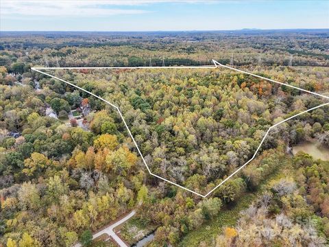 Photo of 52.55 acres Mcilwaine Road, Huntersville, NC 28078 (MLS # 4316697)