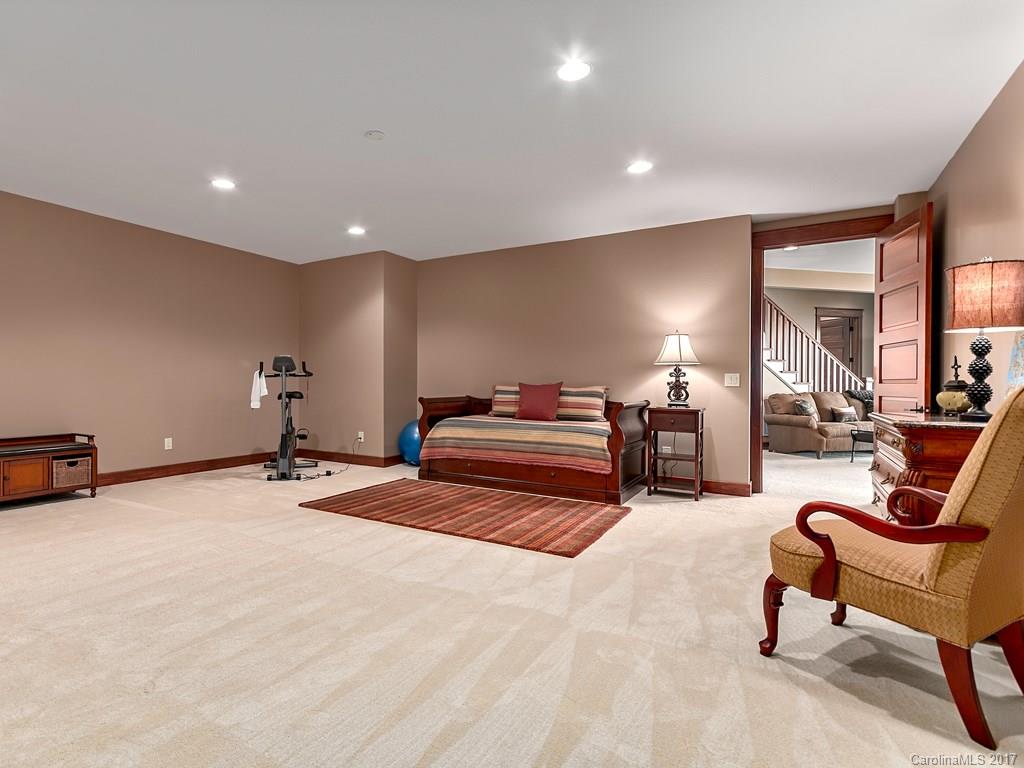 Reynolds Mountain - Residential