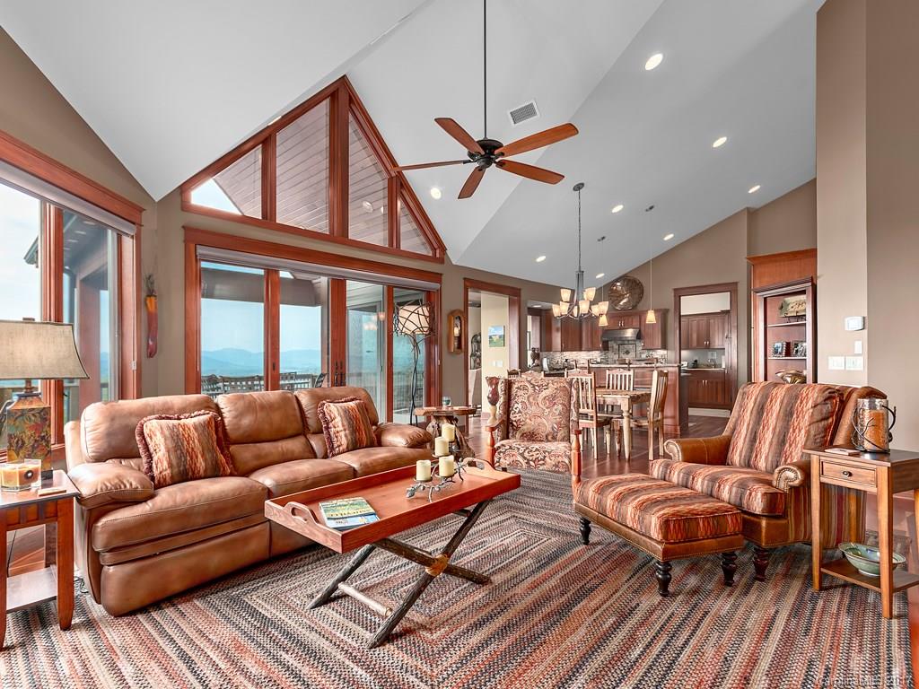 Reynolds Mountain - Residential