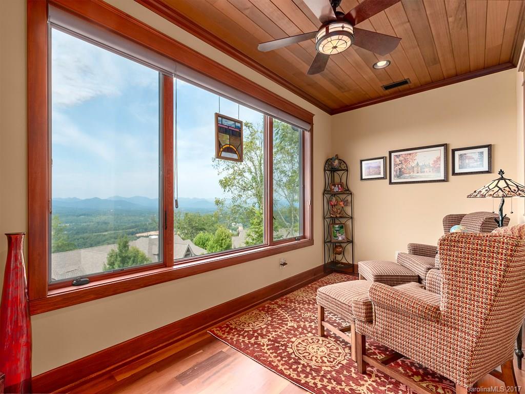 Reynolds Mountain - Residential