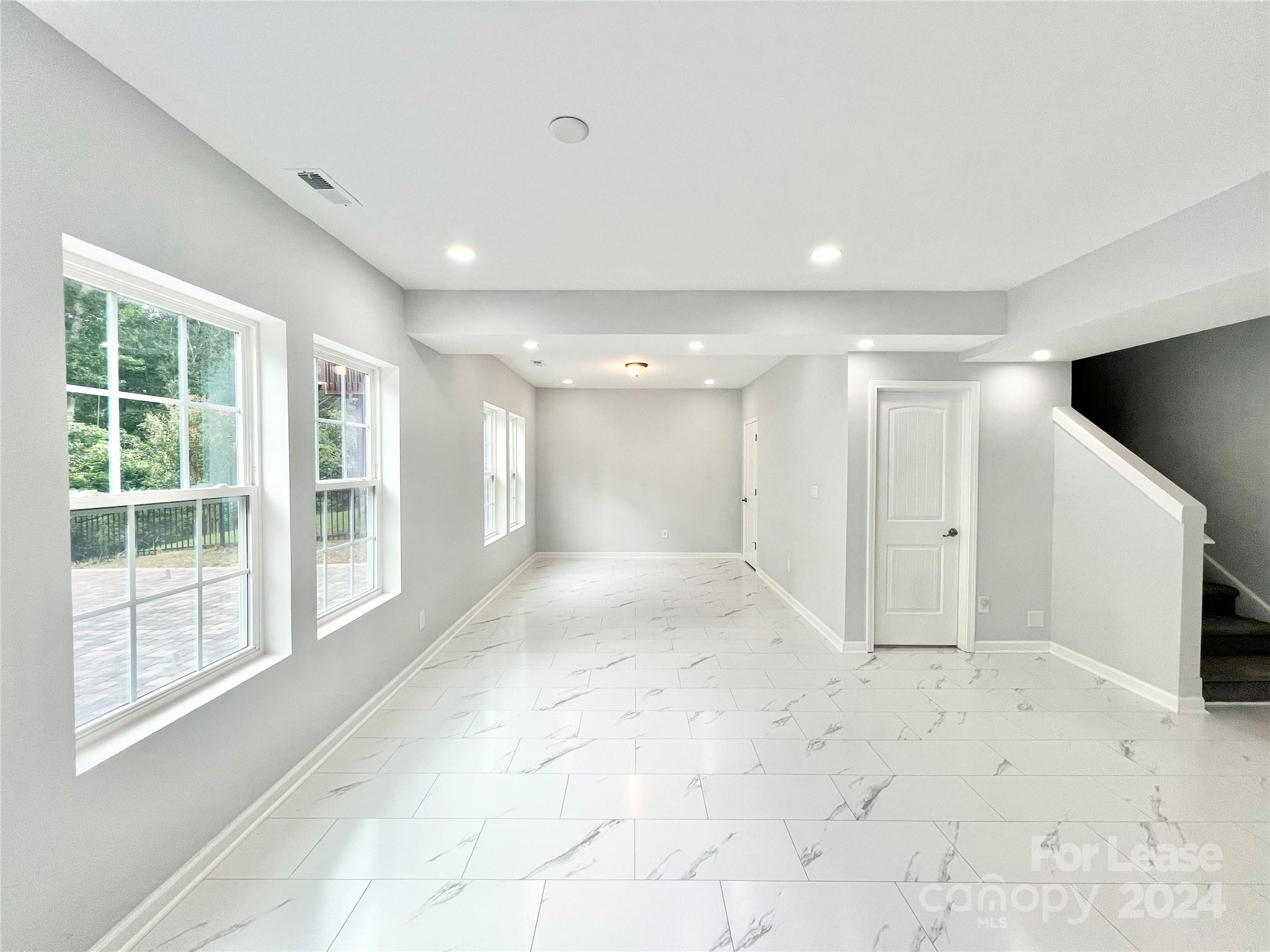 Oakland Pointe - Residential Lease