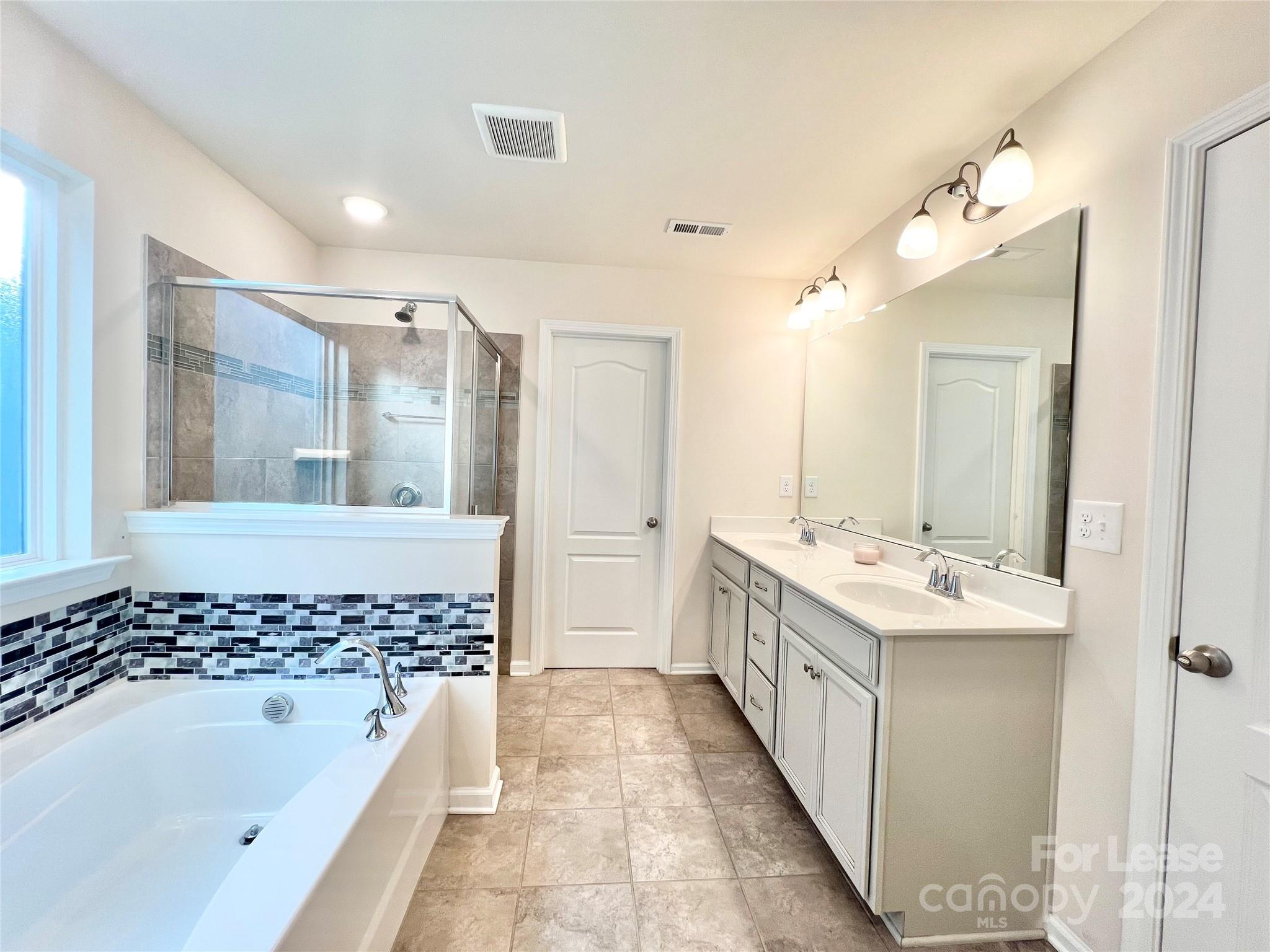 Oakland Pointe - Residential Lease