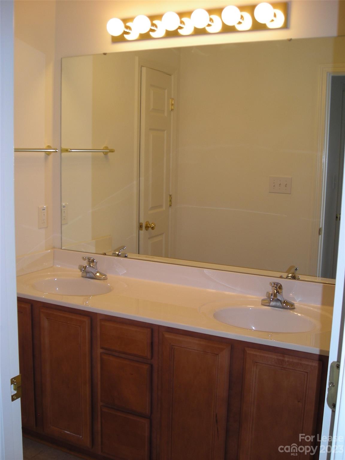 The Clusters - Residential Lease