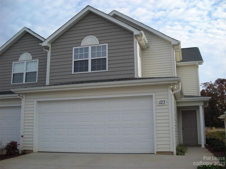 JUST REDUCED $100 OFF 4 Bedroom / 2.5 Bath Attached Cluster Home located off Brawley School Road. Refrigerator, stove, dishwasher, microwave and disposal included. Private Patio and Screened Porch. 2 Car Garage. Small/Medium indoor pets allowed (additional fees apply and breed restrictions).