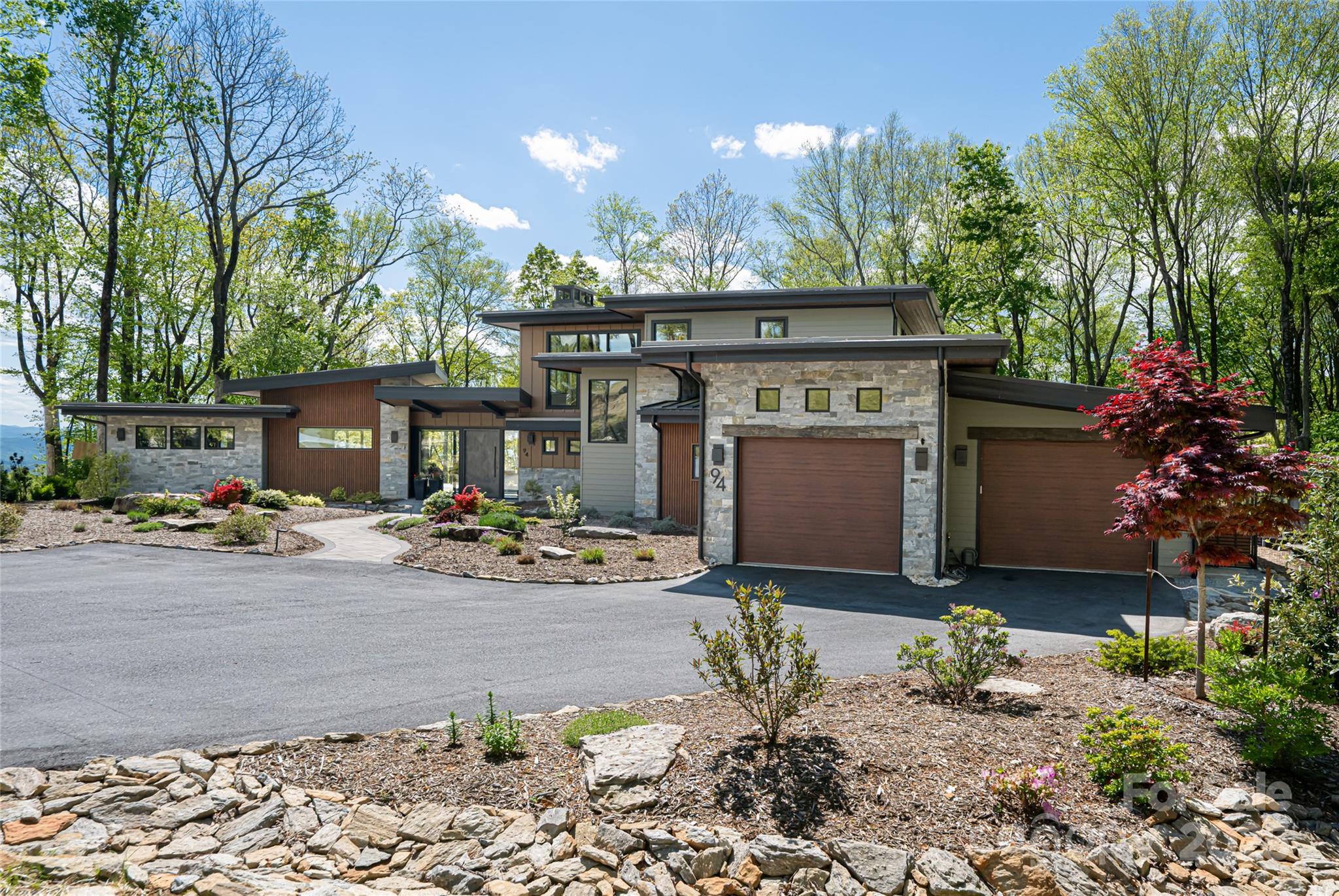 94 Laurel Ledge Way