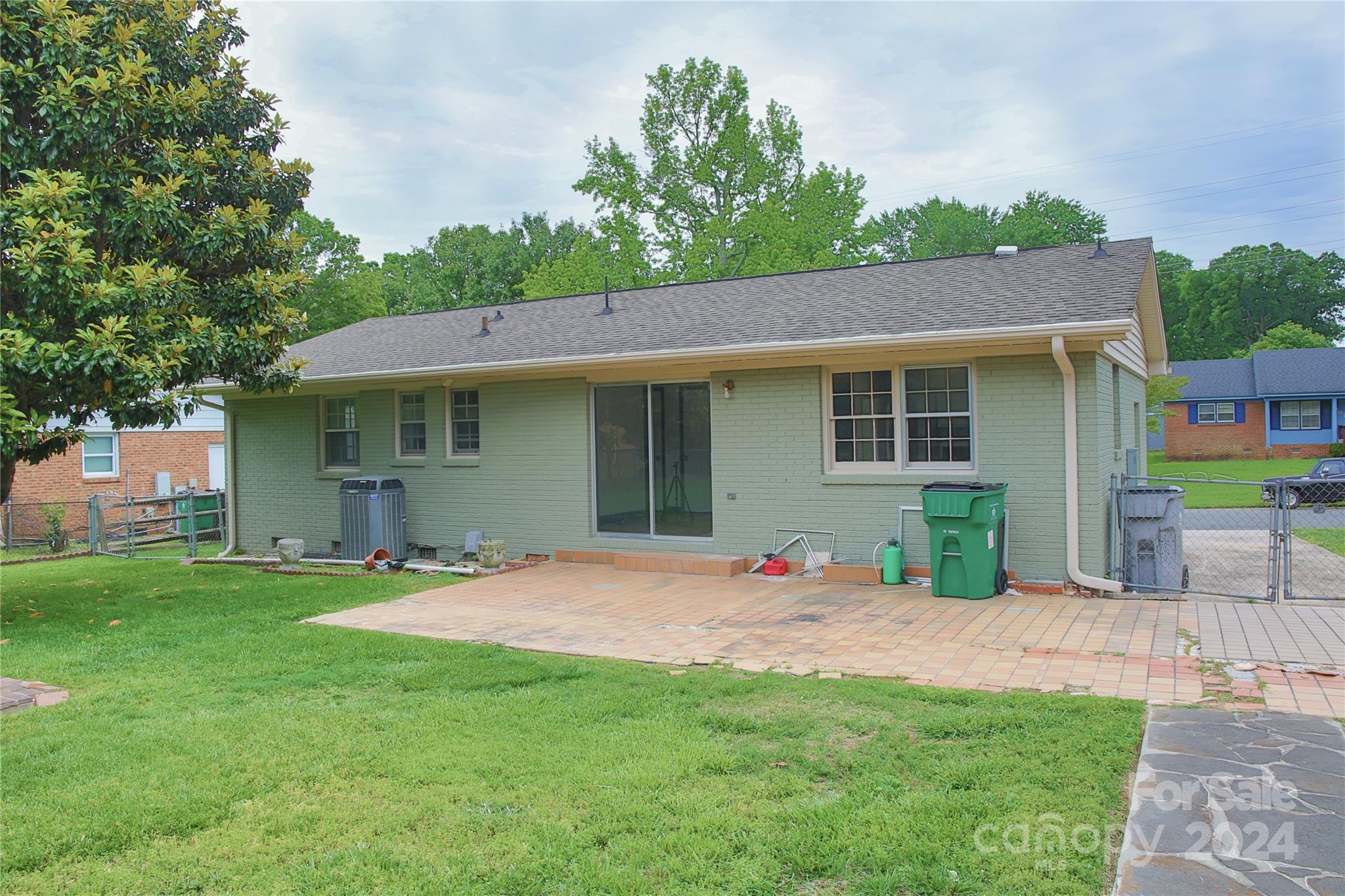 Virginia Manor - Residential