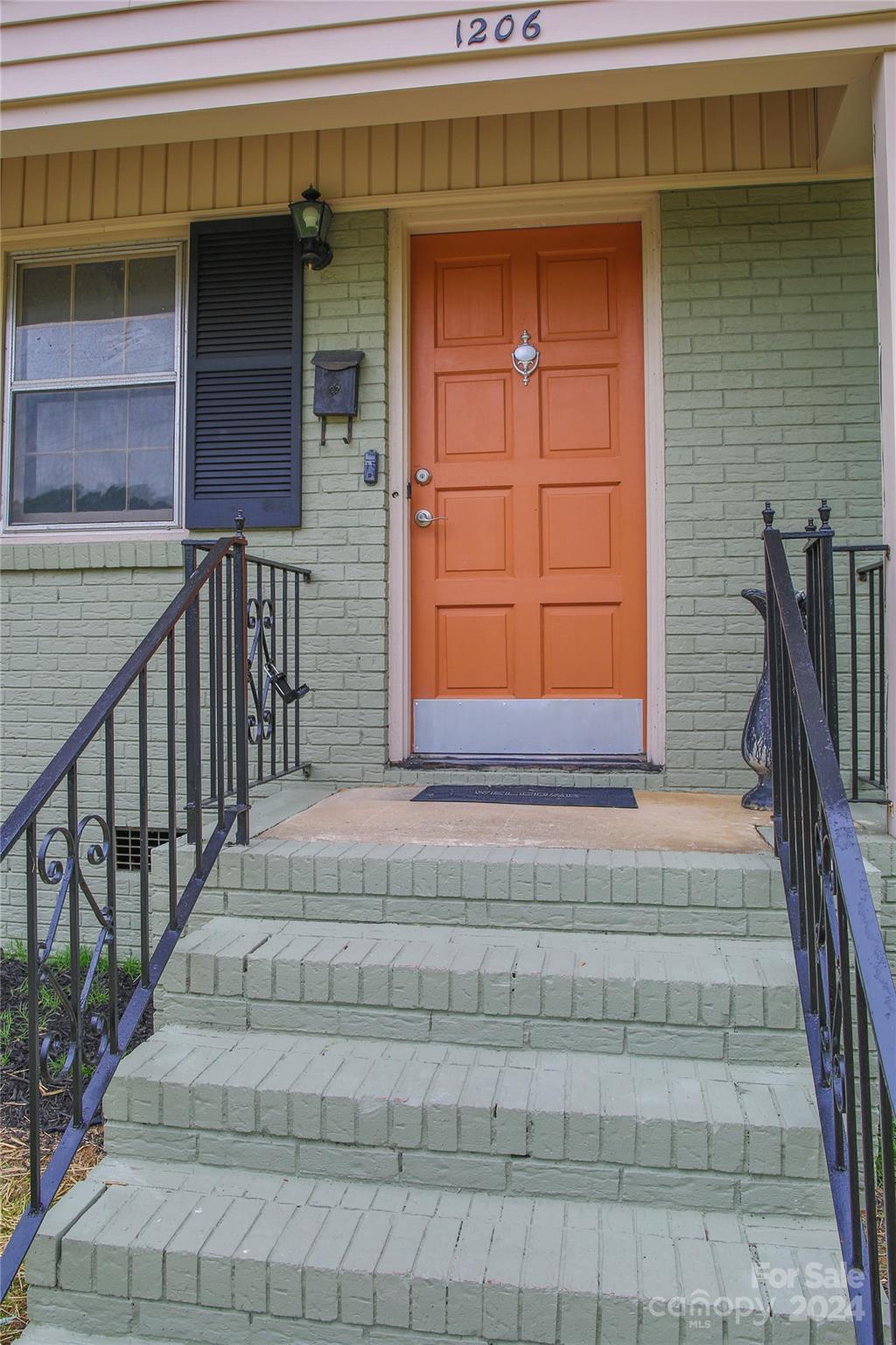 Virginia Manor - Residential