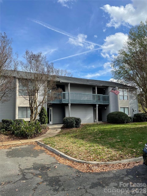 Photo of 10921 Harrowfield Road, Charlotte, NC 28226 (MLS # 4421910)