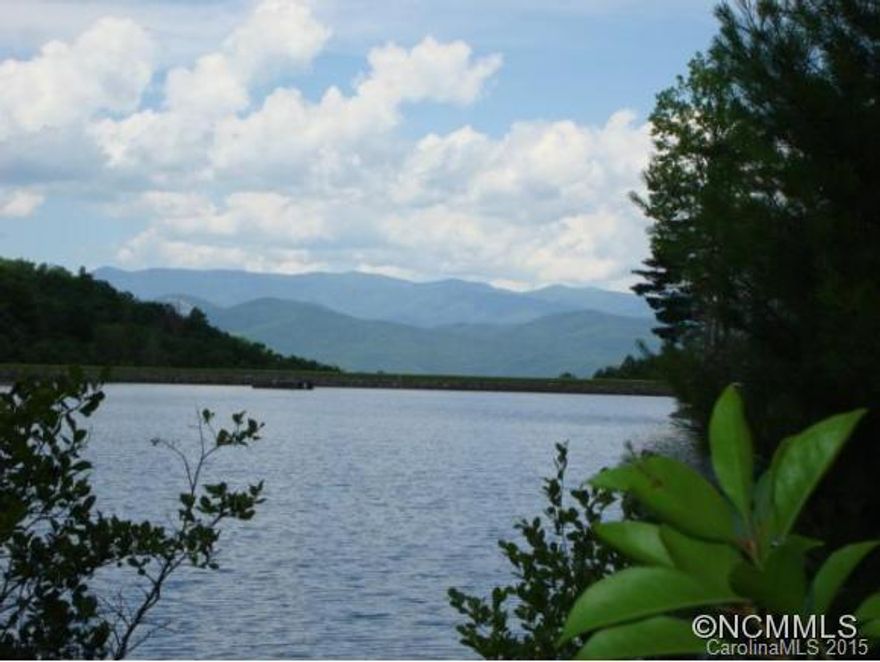 Gentle laying lake lot on beautiful Eagle Lake.