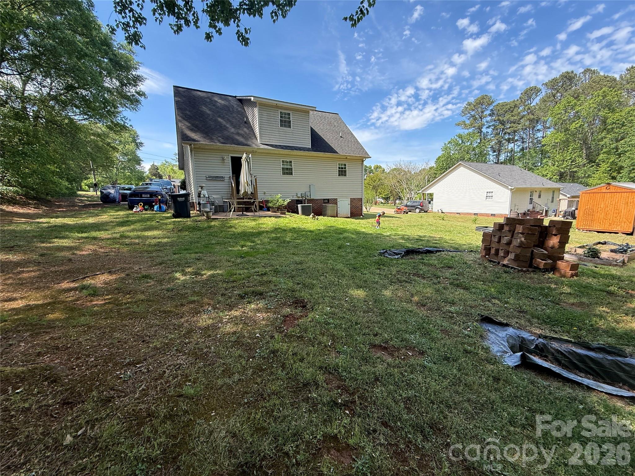 Magna Vista - Residential