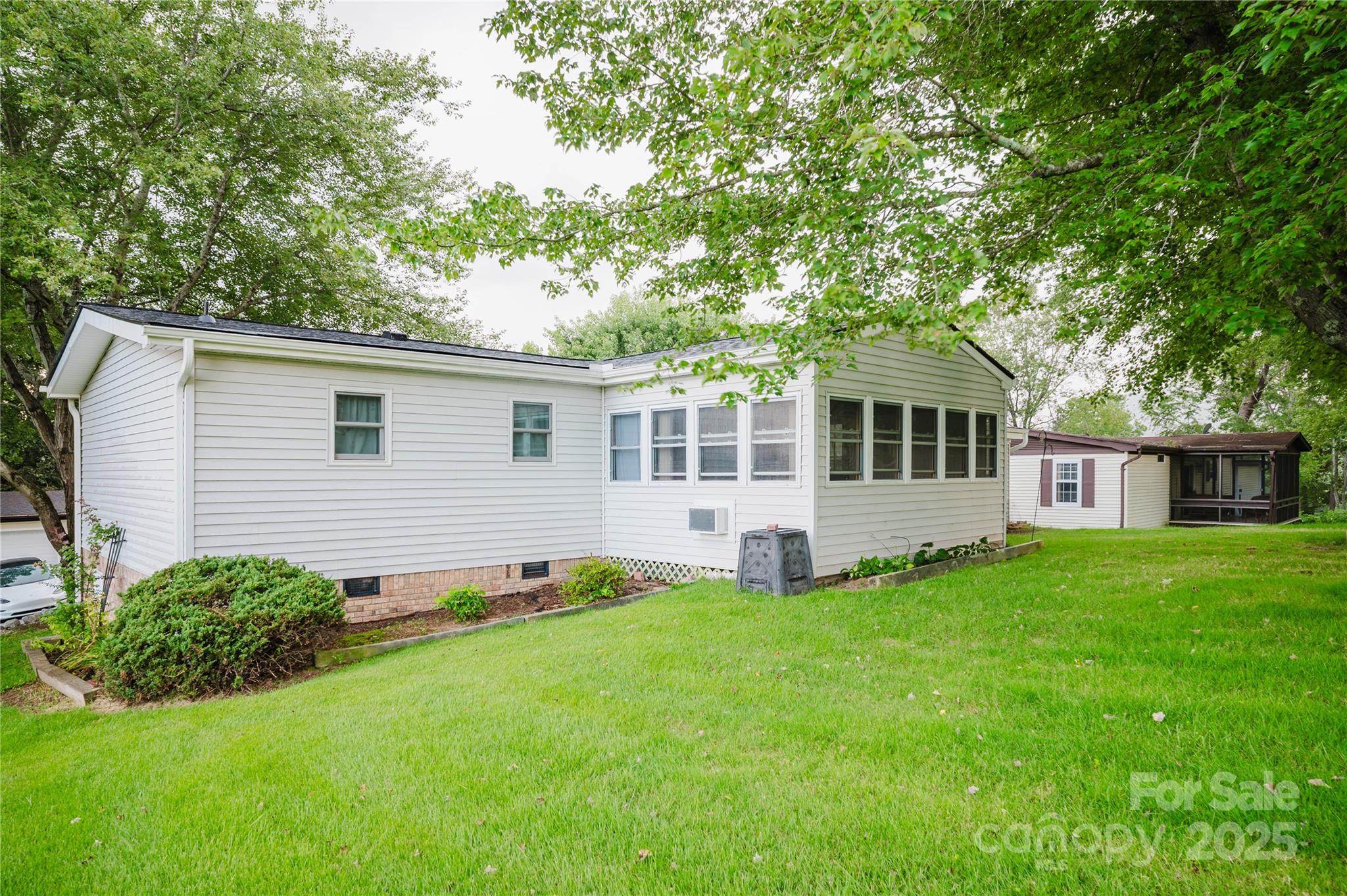 402 Deerfield Court