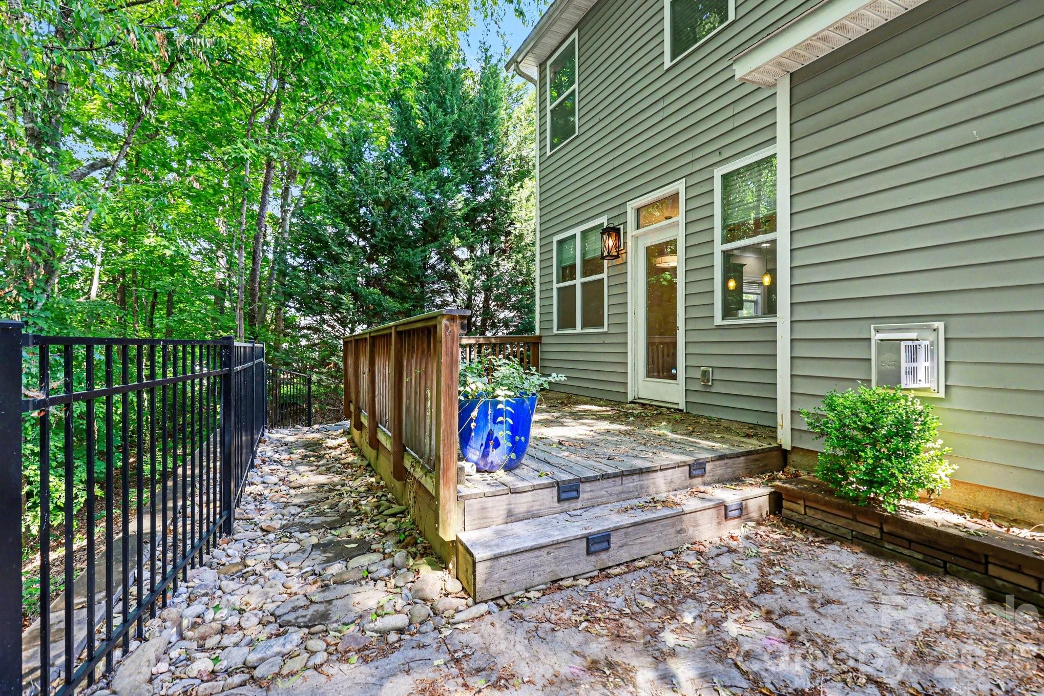 Lakebridge - Residential