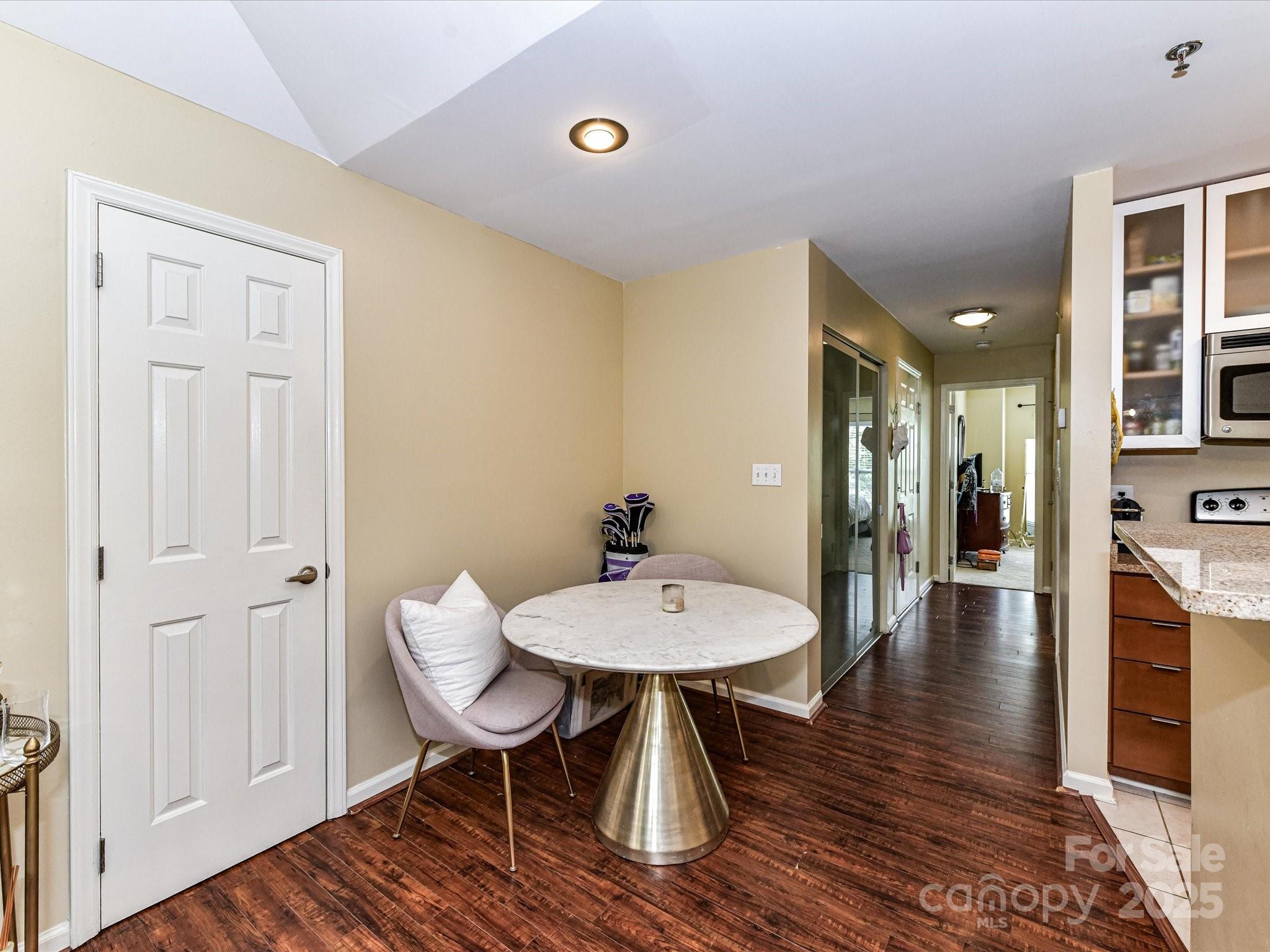 517 N Graham Street 3E