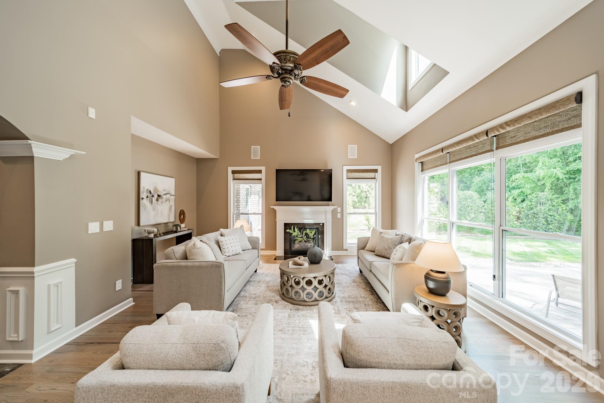 Hollister - Residential