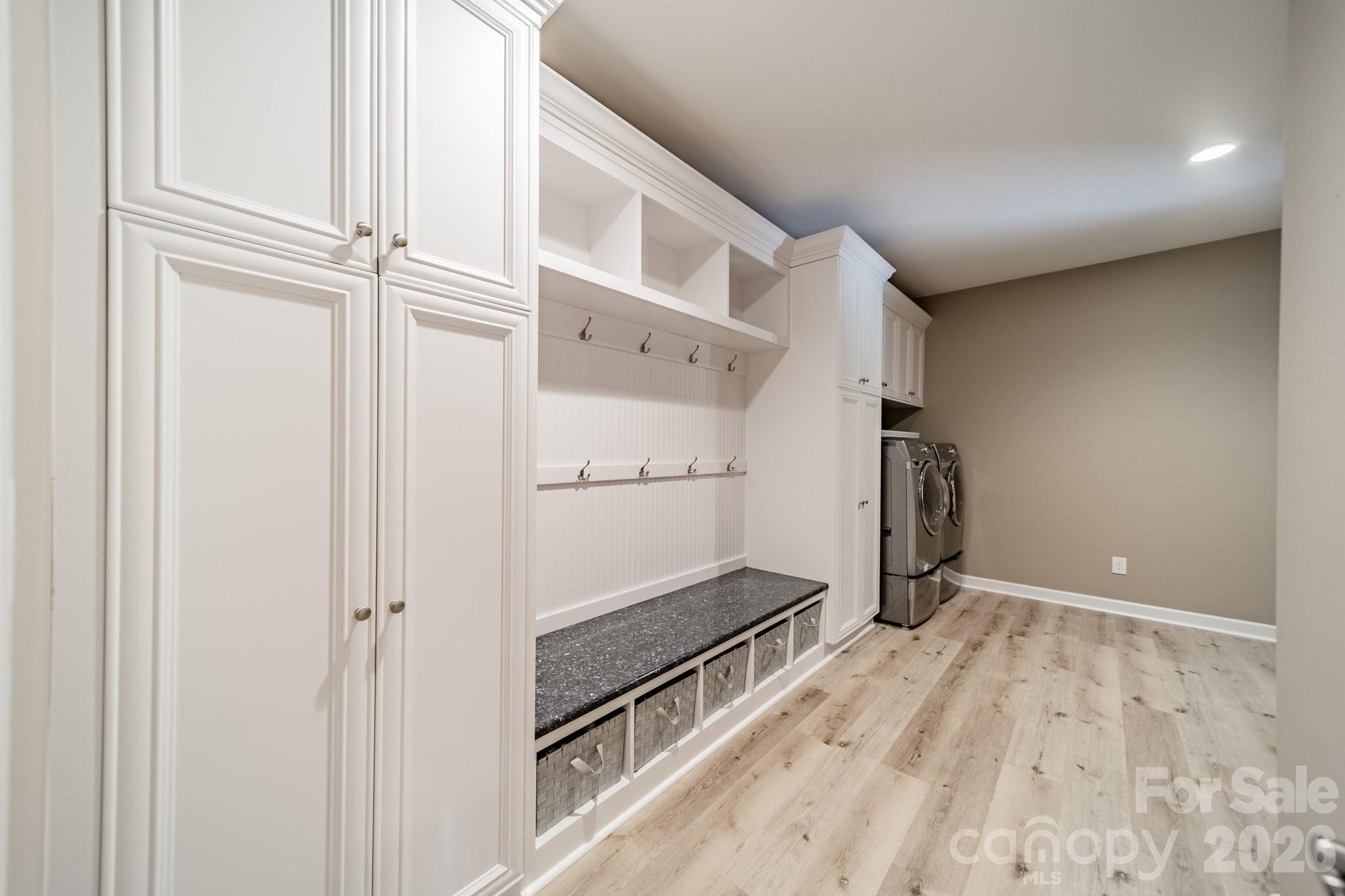 Hollister - Residential
