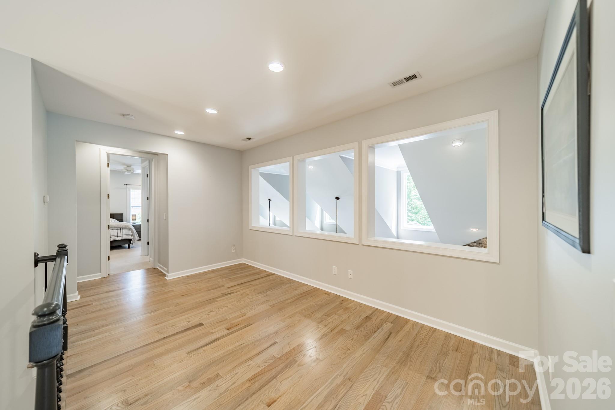 Hollister - Residential