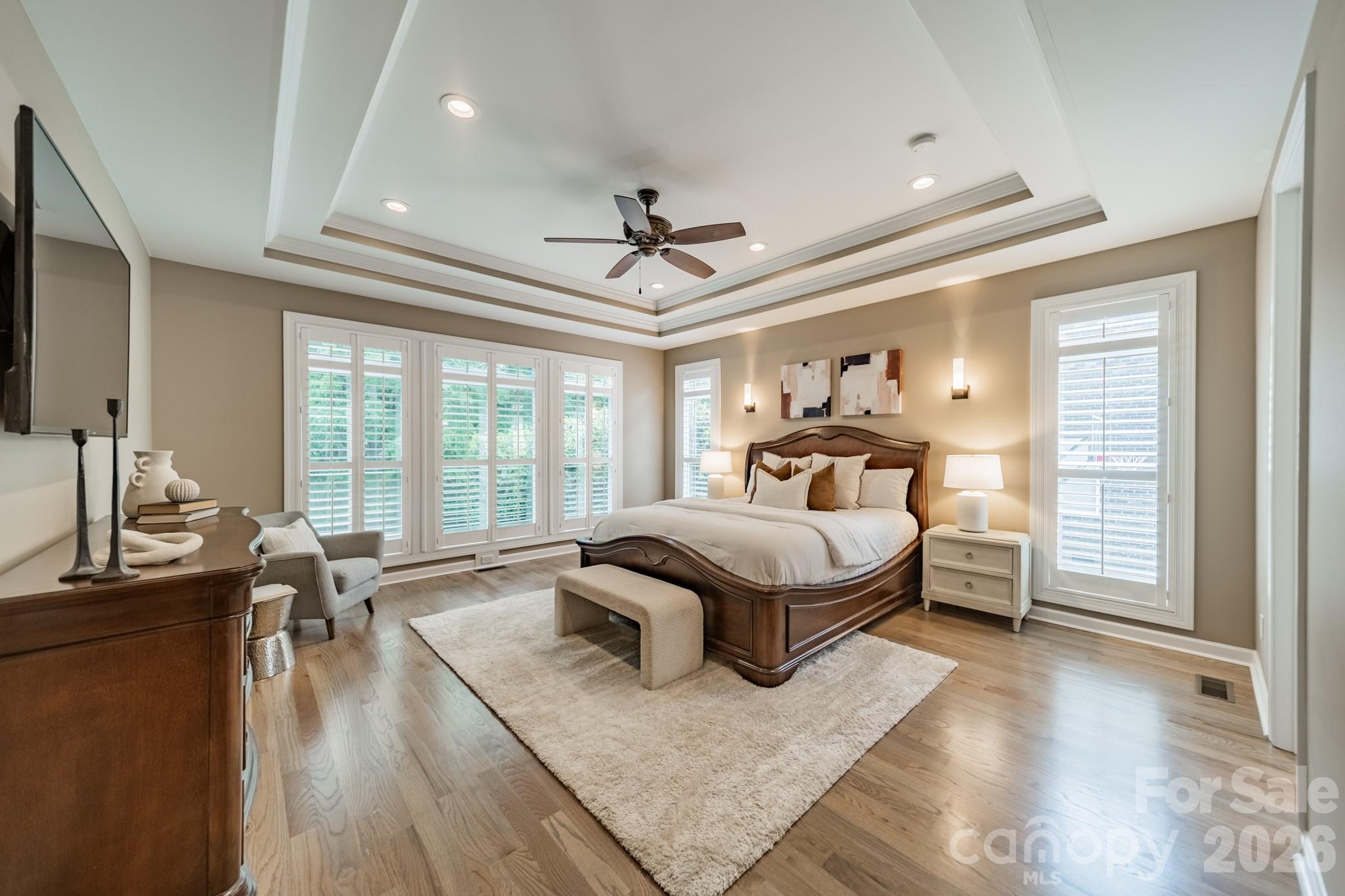 Hollister - Residential