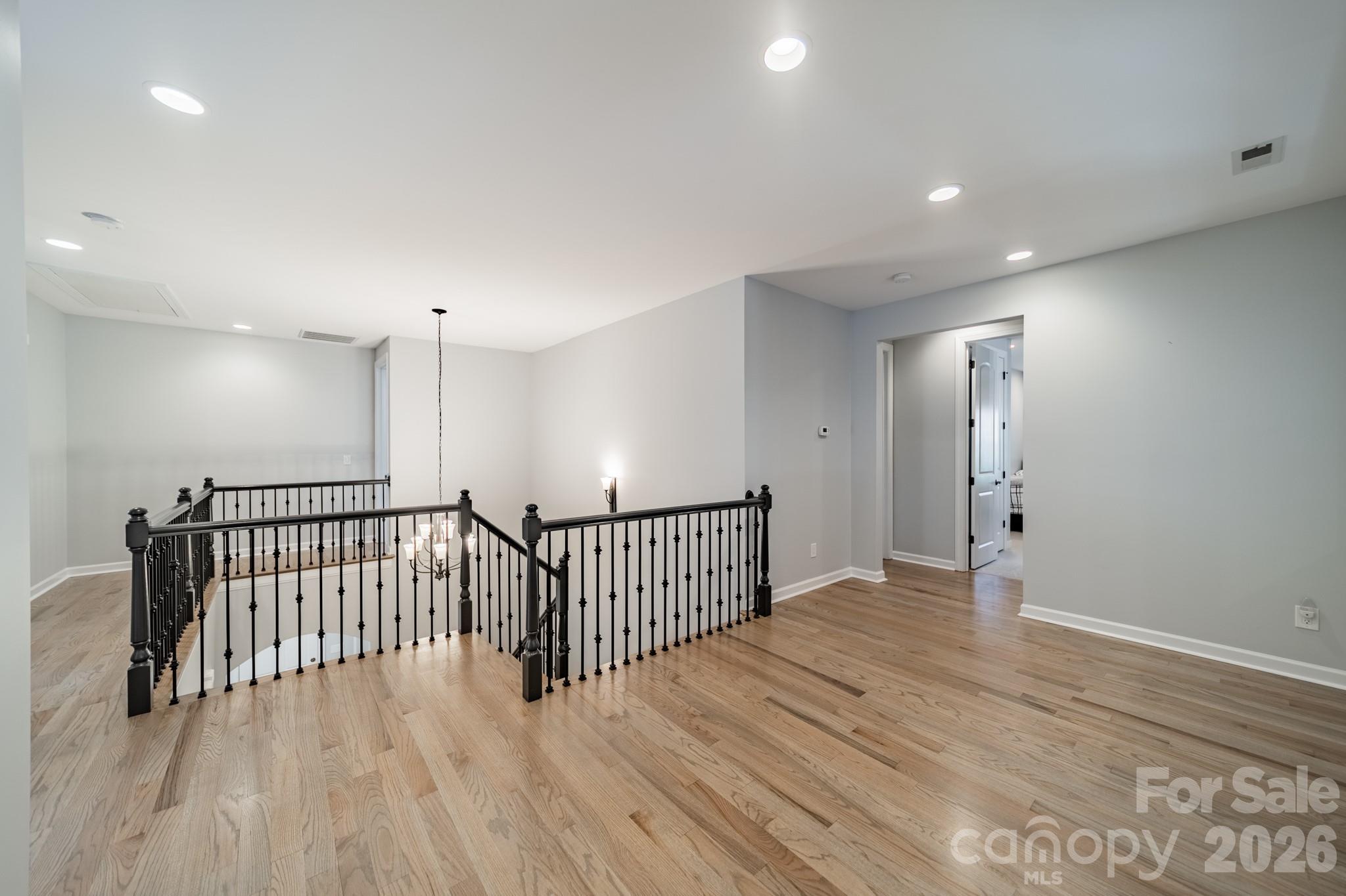 Hollister - Residential