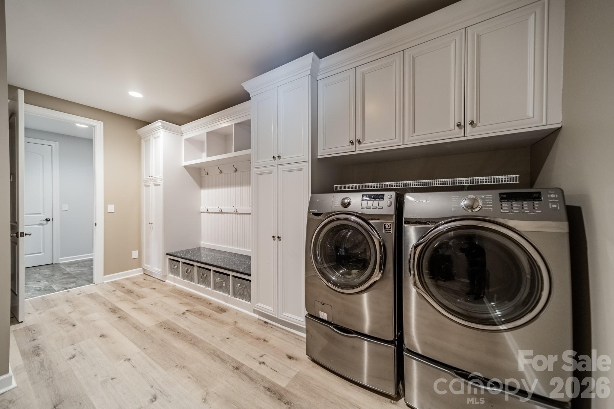 Hollister - Residential