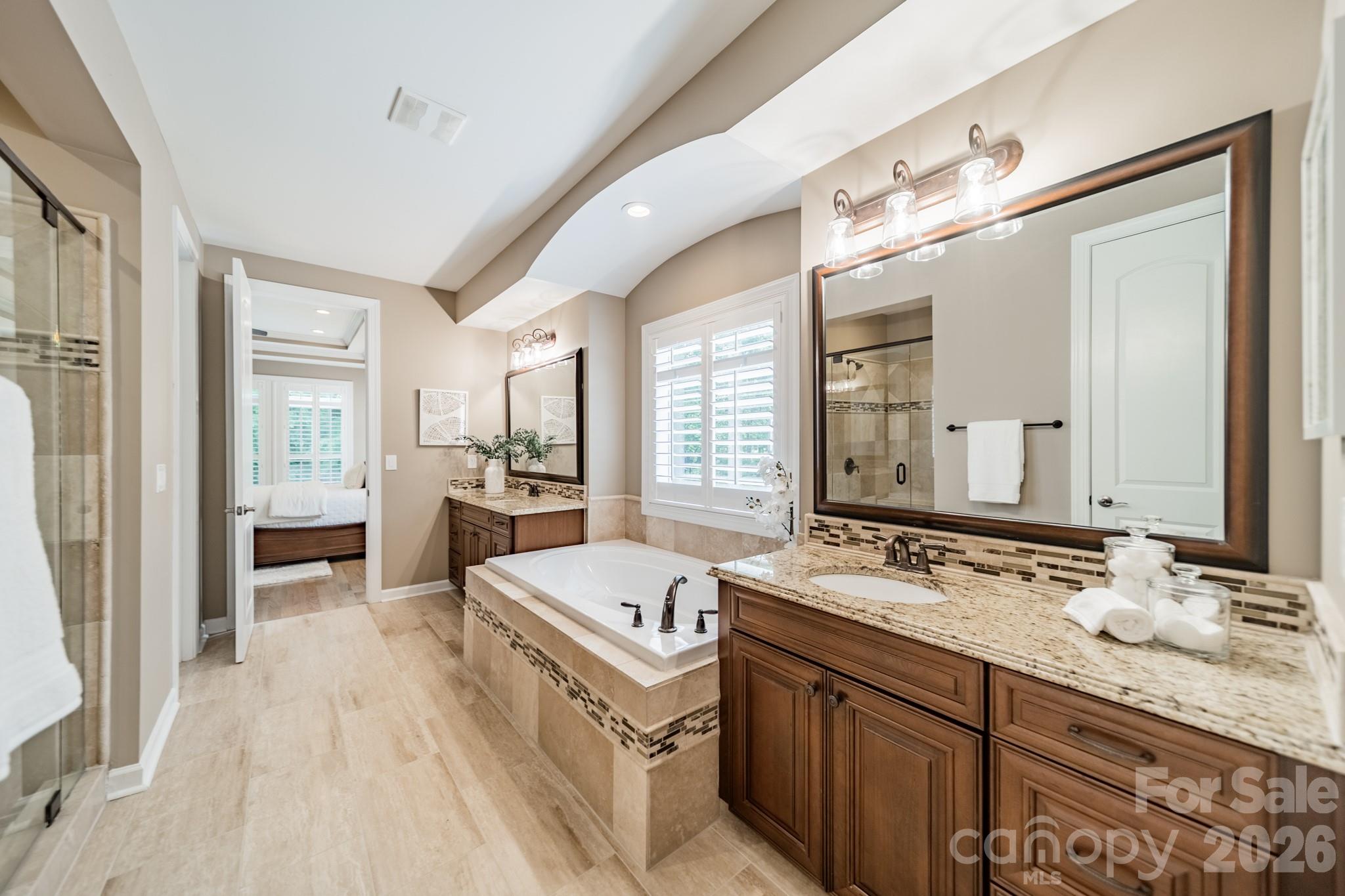 Hollister - Residential