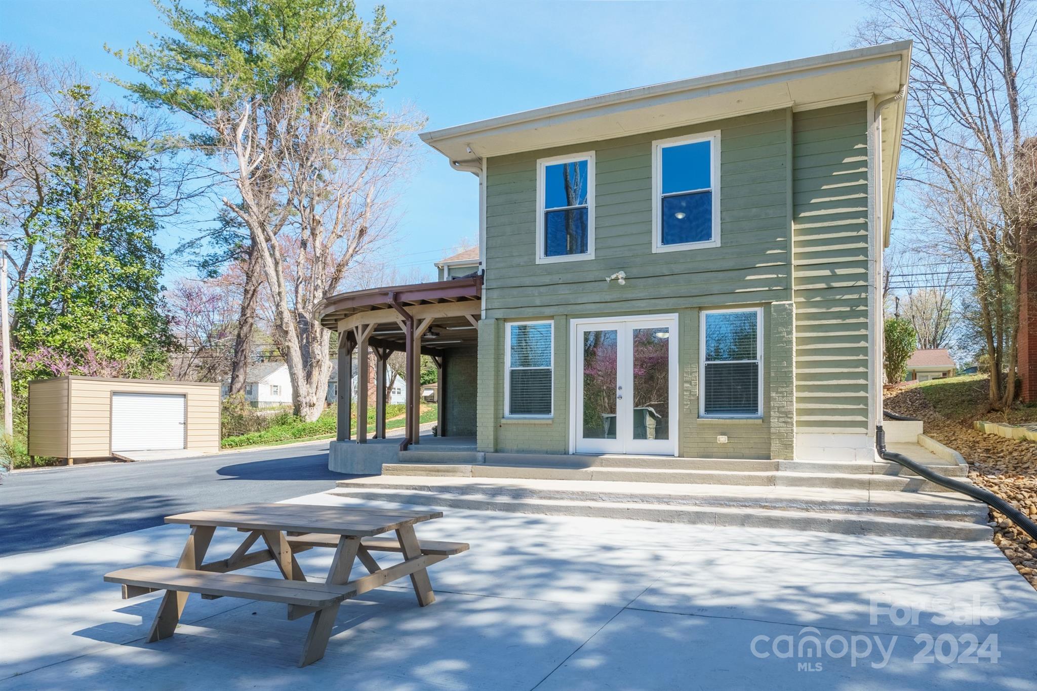 Country Club Estates - Residential