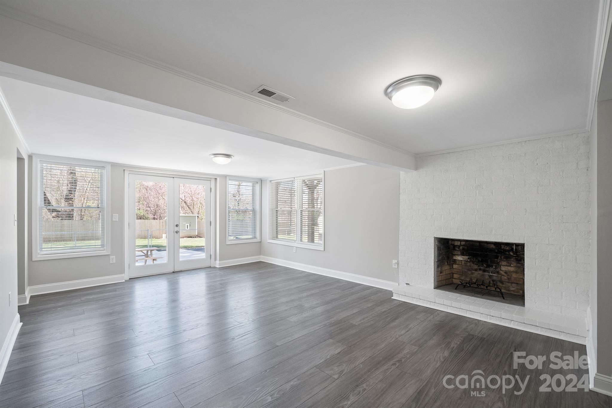 Country Club Estates - Residential