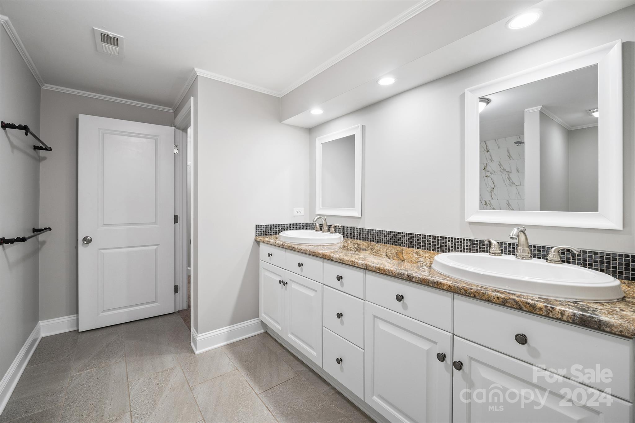 Country Club Estates - Residential