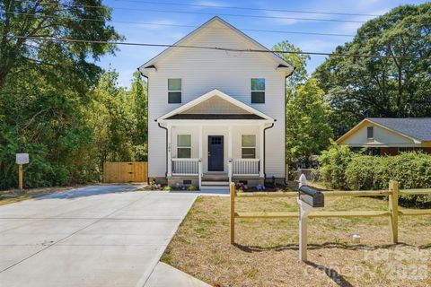 Photo of 208 Wylie Park Road, Lancaster, SC 29720 (MLS # 4381235)