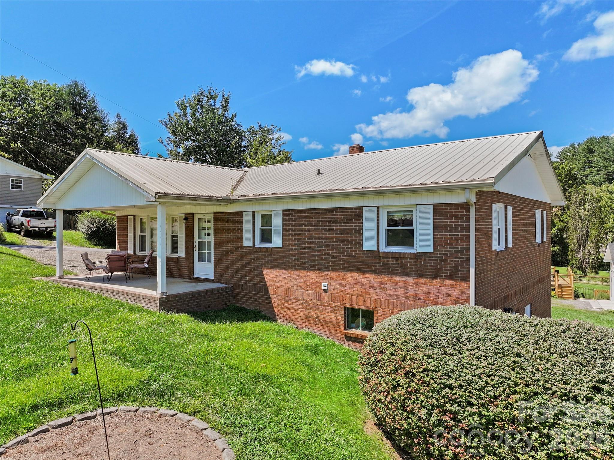 354 Oakdale Road