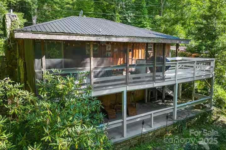 18 Oak Drive