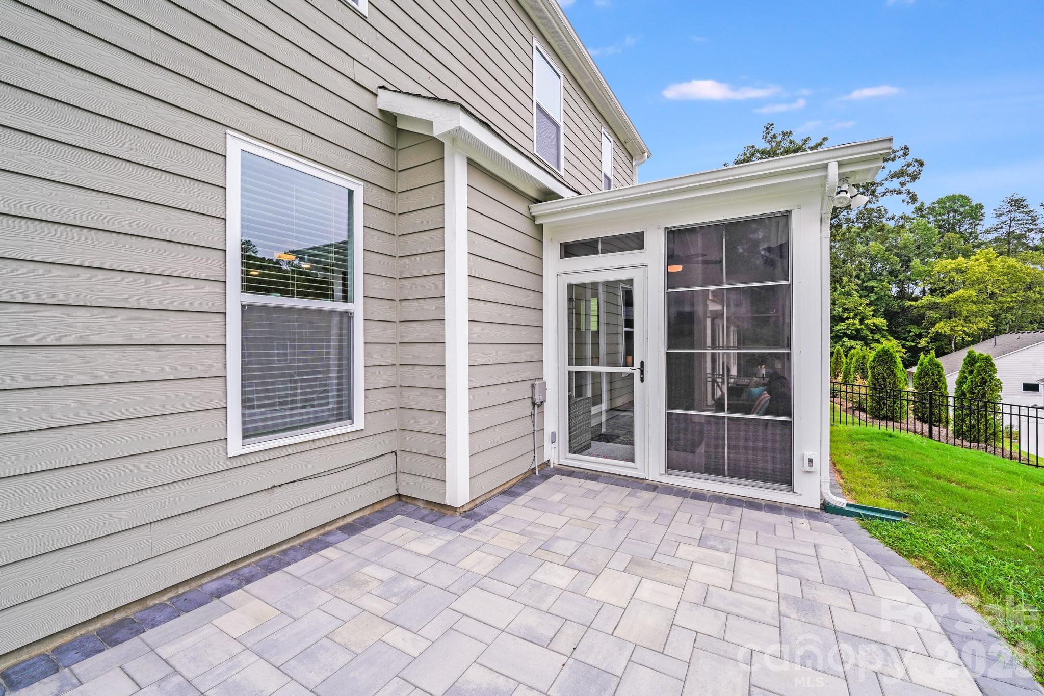 Kinghurst Cove - Residential