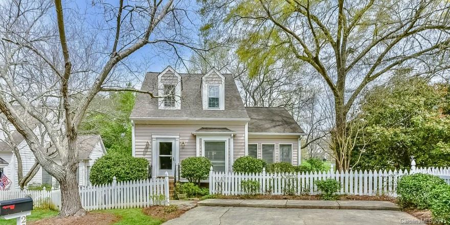 Start living the good life! Enjoy TOWNHOUSE STYLE living in a single family home inside HWY51. Community pool, tennis courts and club house. Home features generously sized rooms, an abundance of natural light, stainless steel appliances, hardwood floors in kitchen, vaulted ceilings in dining room and master, ceiling fans in every room, large master bathroom with double vanity sinks, tons of closet space throughout and large double level deck. $95 HOA INCLUDES WATER!!