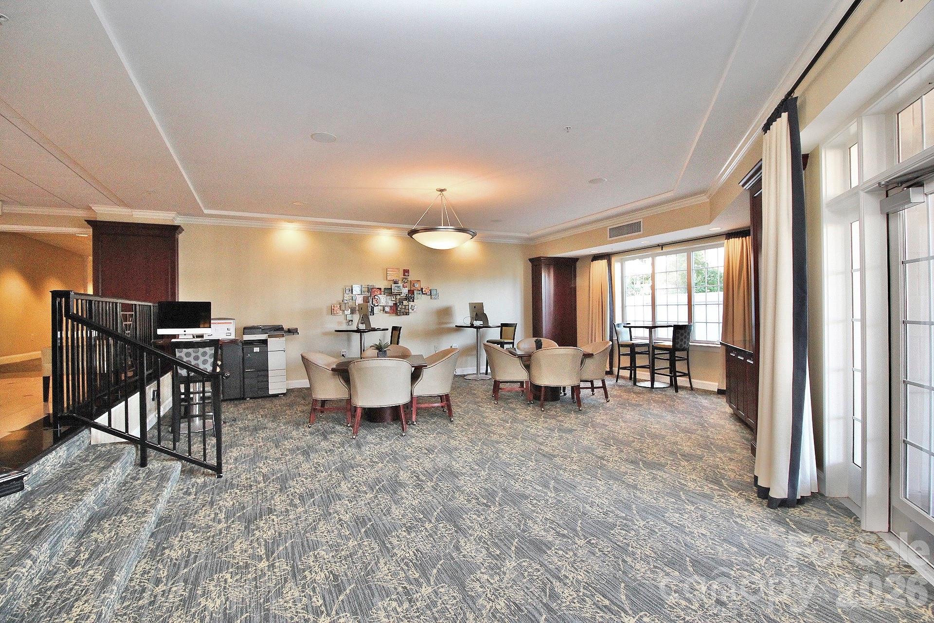 Fifth And Poplar - Residential