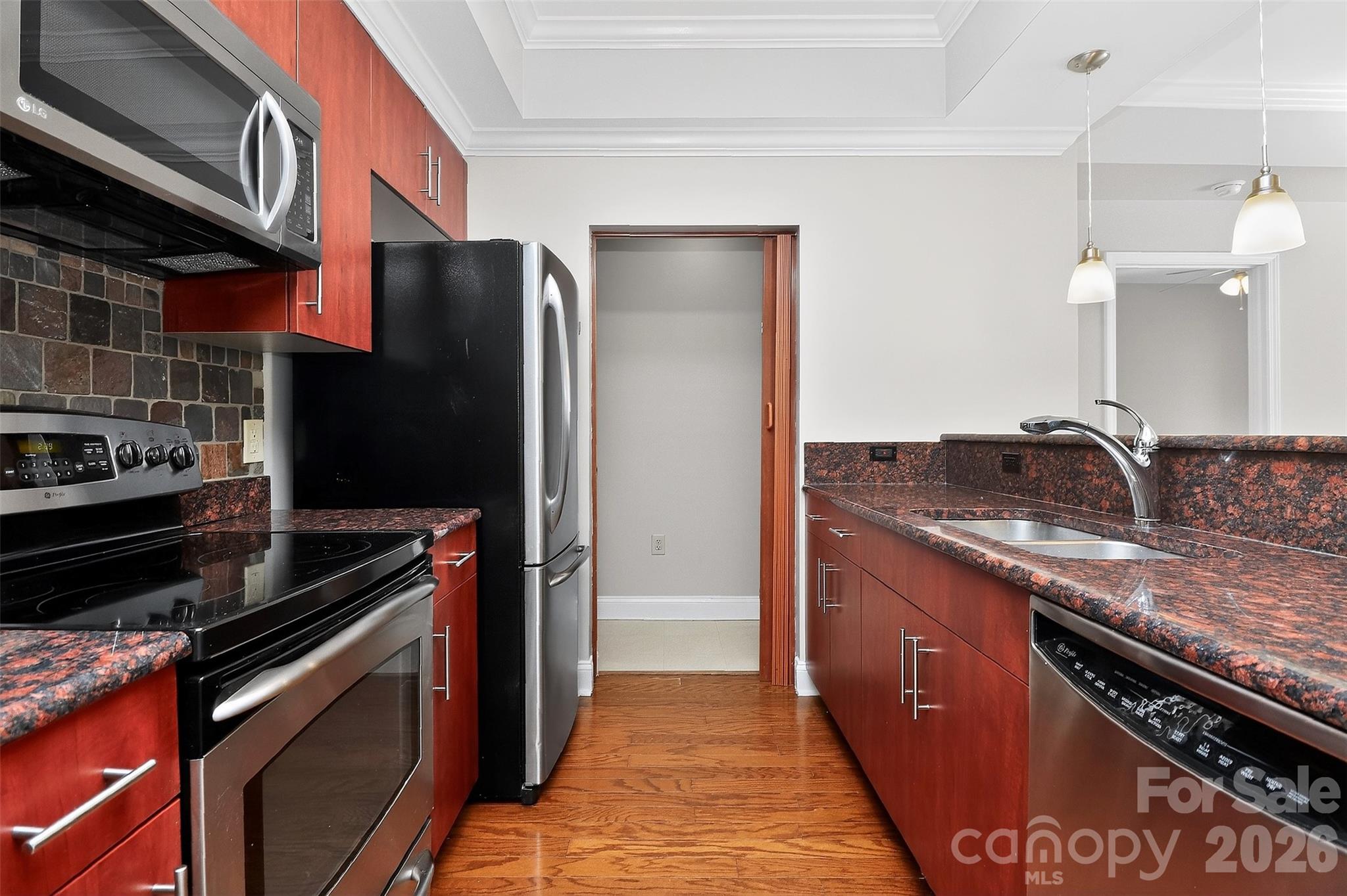 Fifth And Poplar - Residential