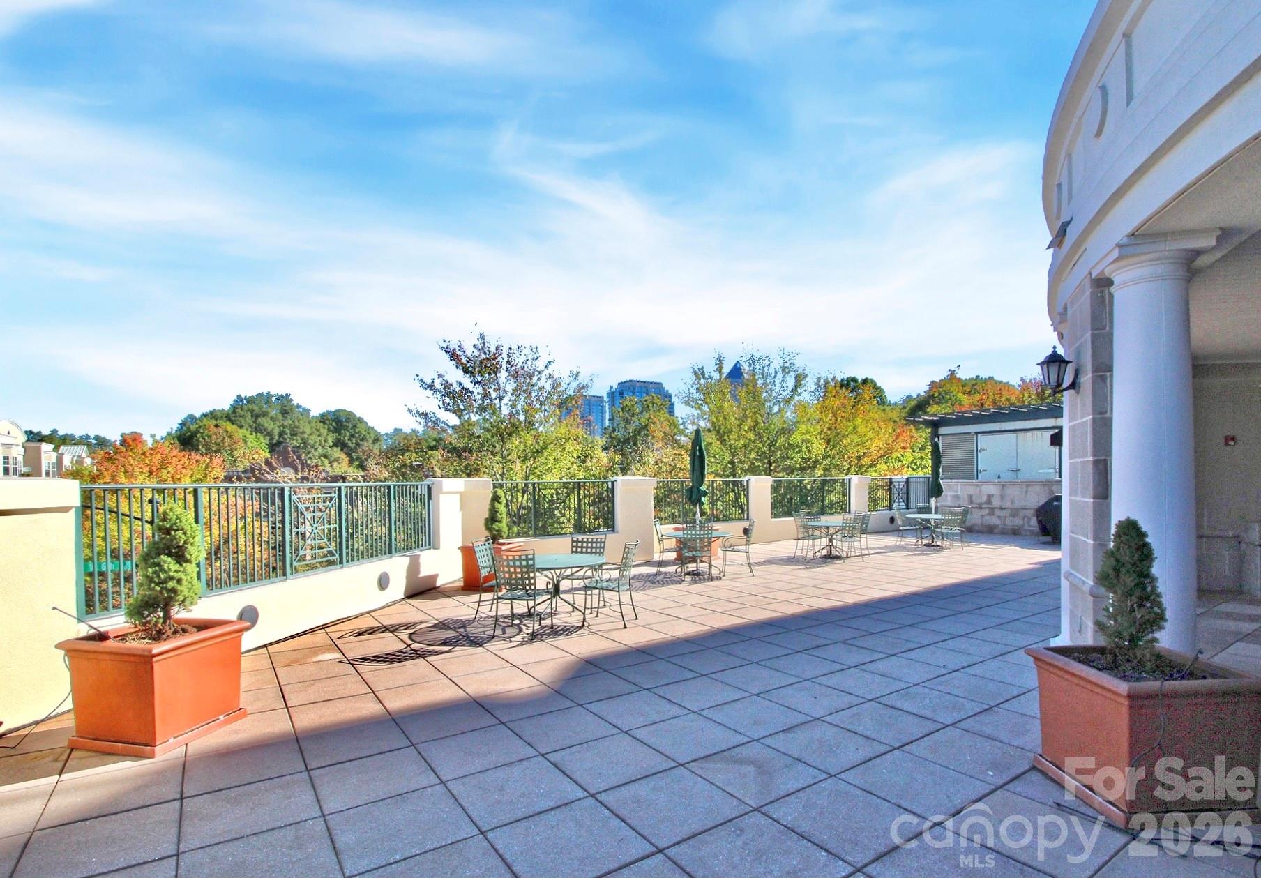 Fifth And Poplar - Residential