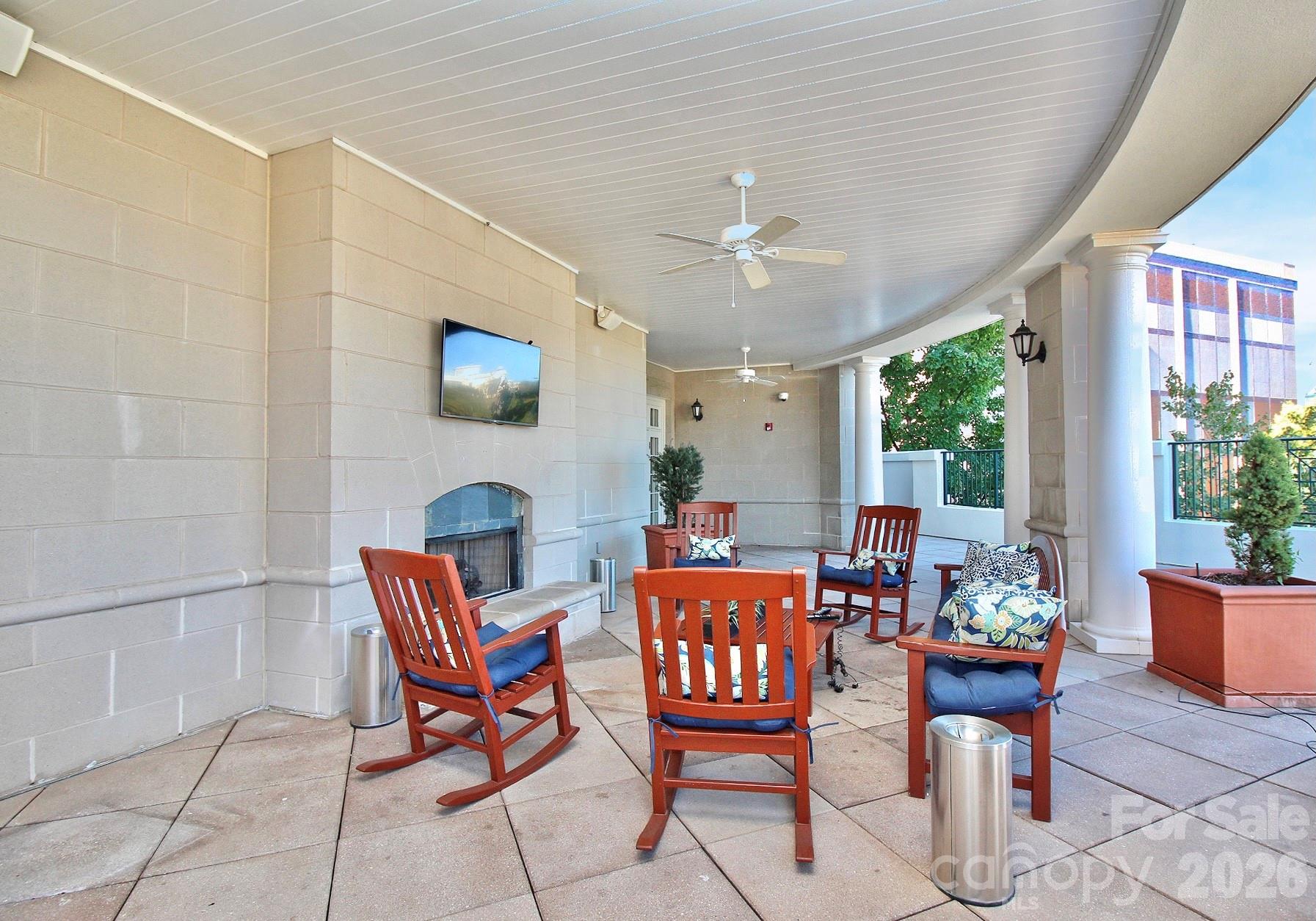 Fifth And Poplar - Residential