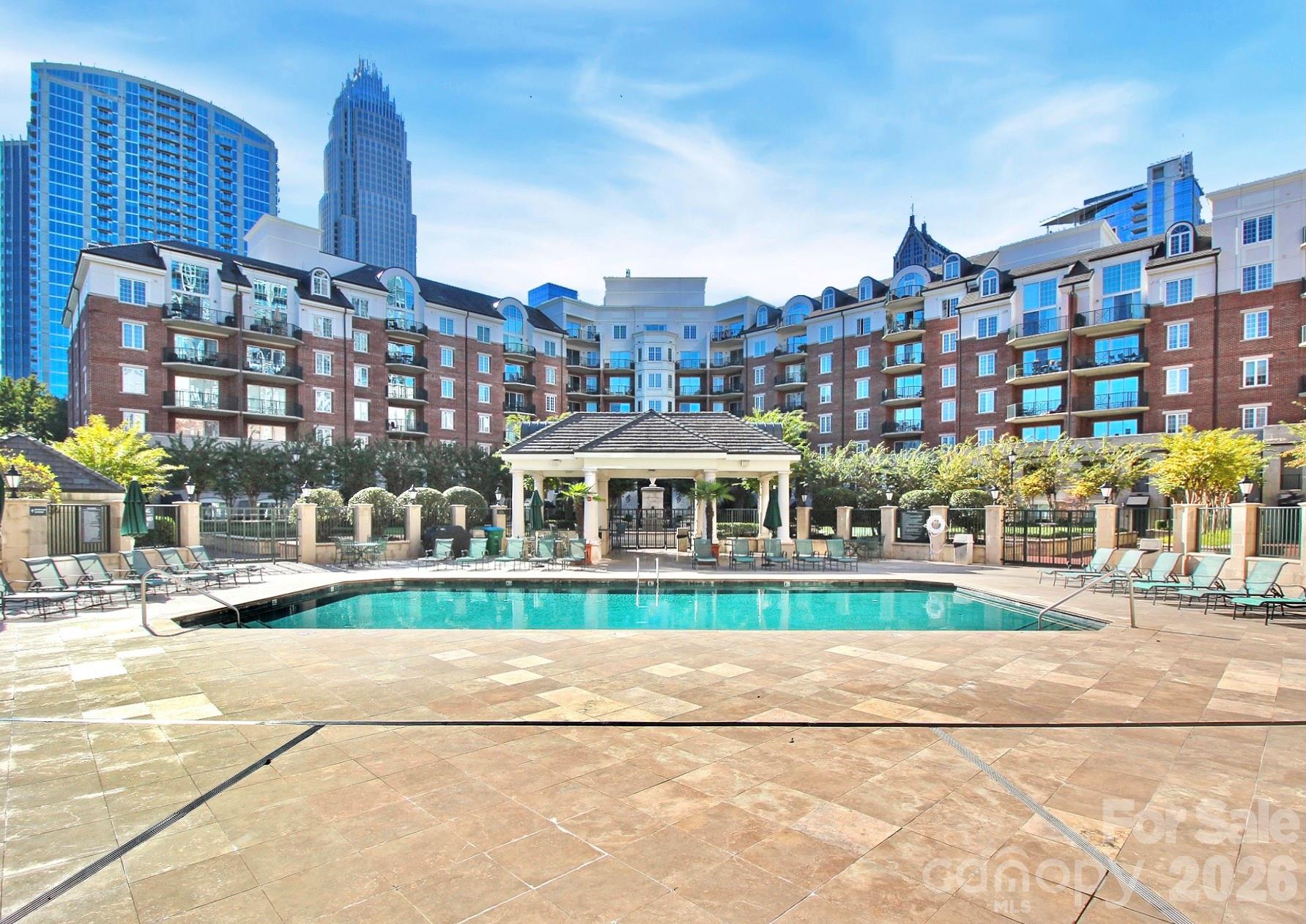 Fifth And Poplar - Residential