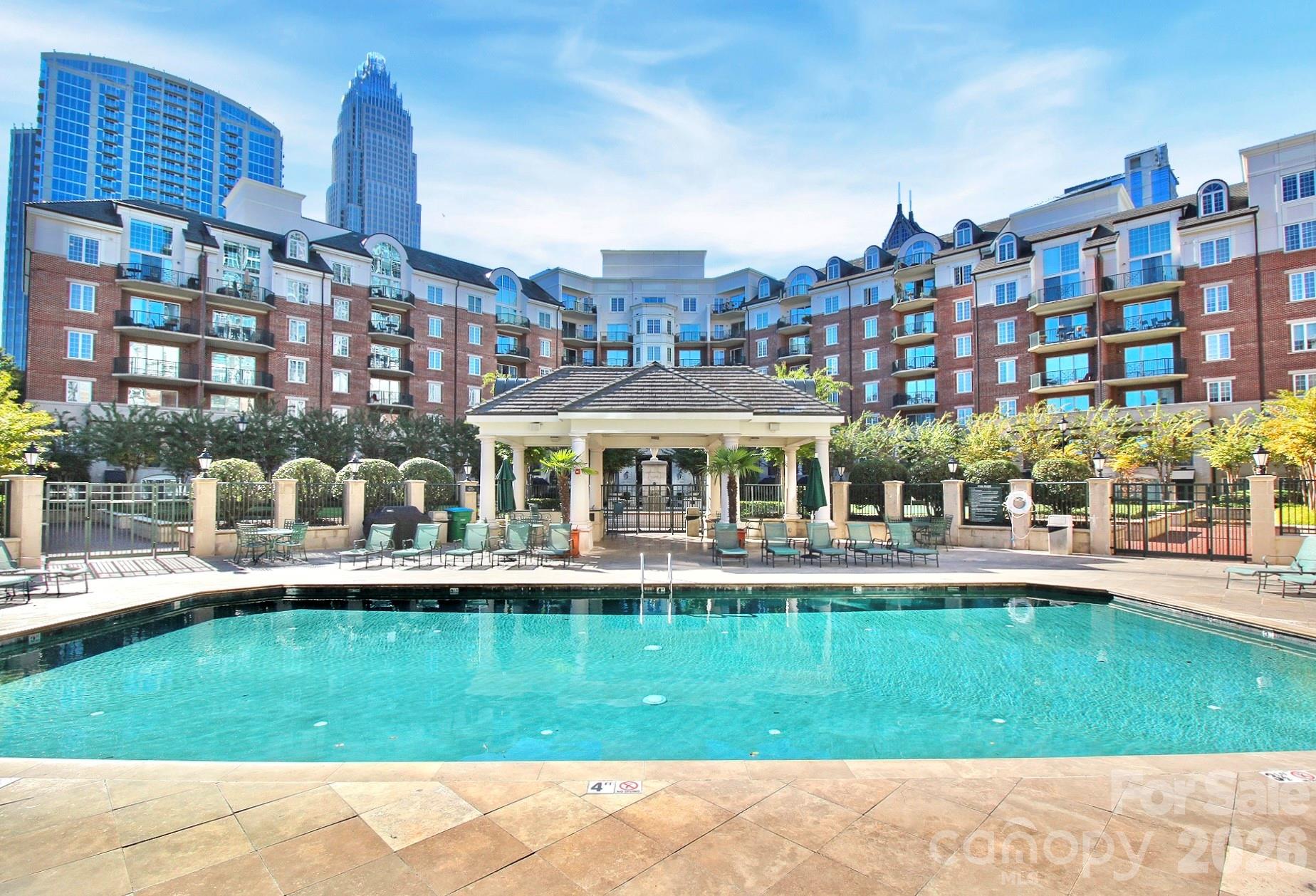 Fifth And Poplar - Residential