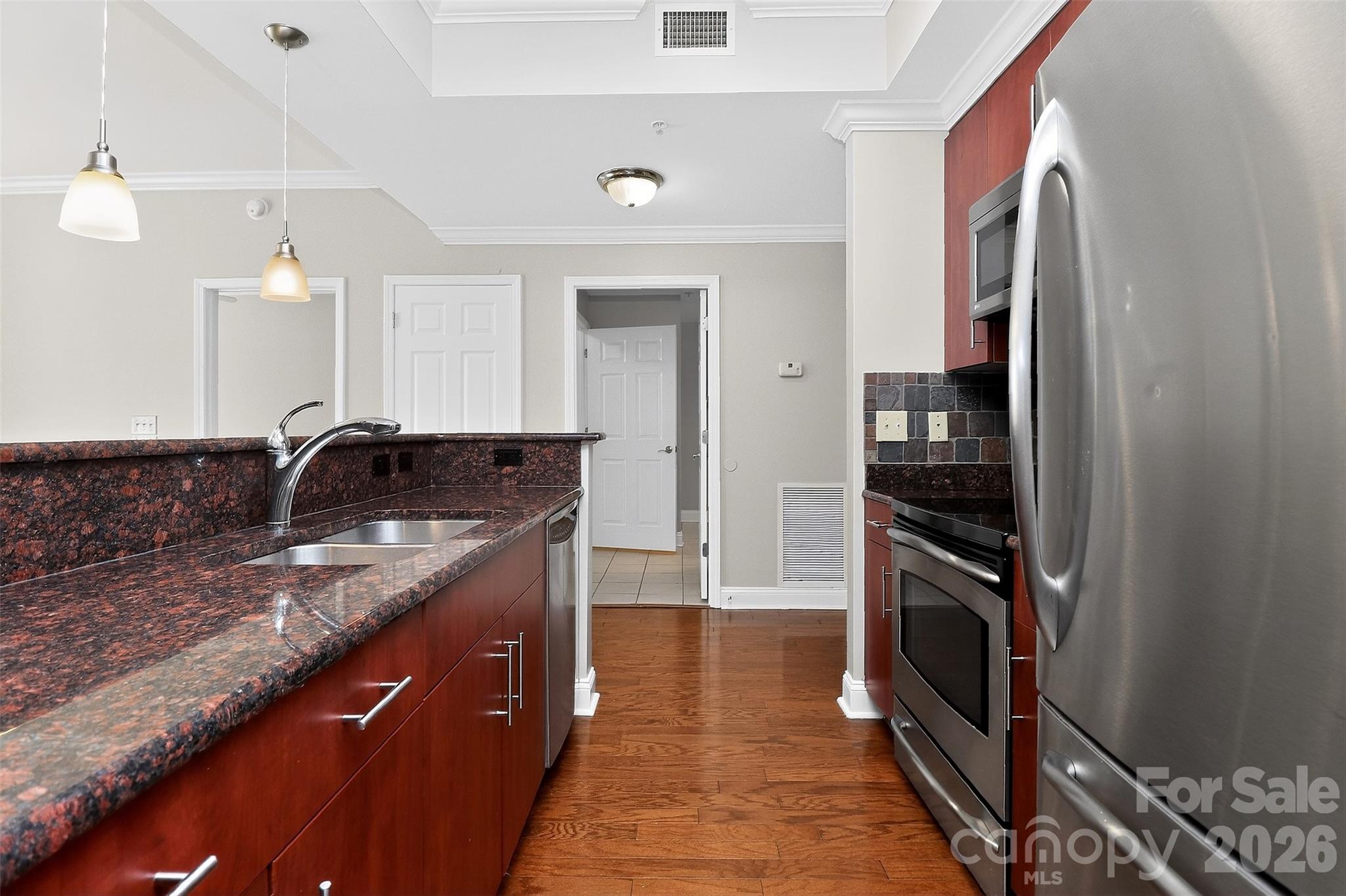 Fifth And Poplar - Residential