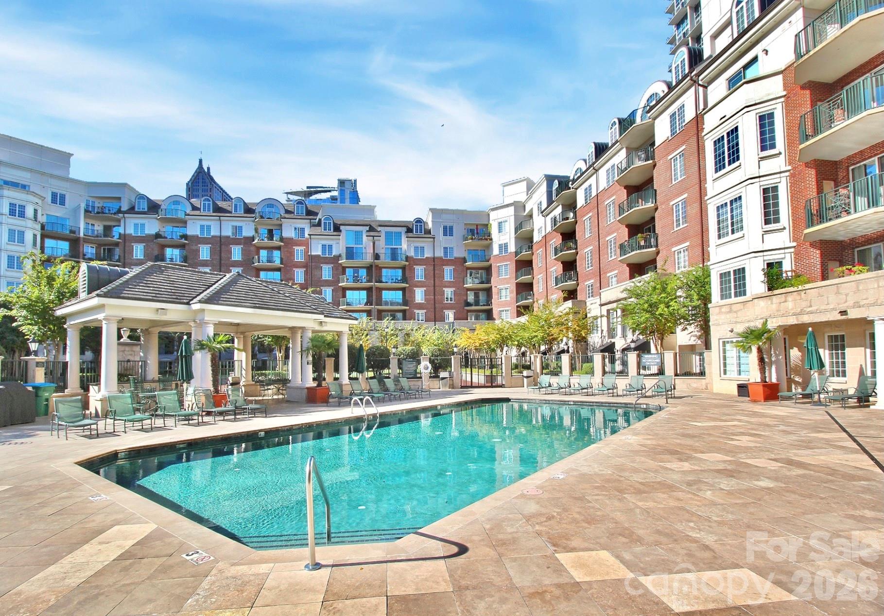 Fifth And Poplar - Residential