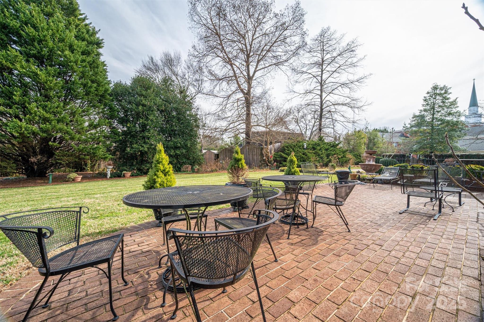 Hickory, North Carolina 28601, United States, 4 Bedrooms Bedrooms, ,5 BathroomsBathrooms,Residential,Active,3007