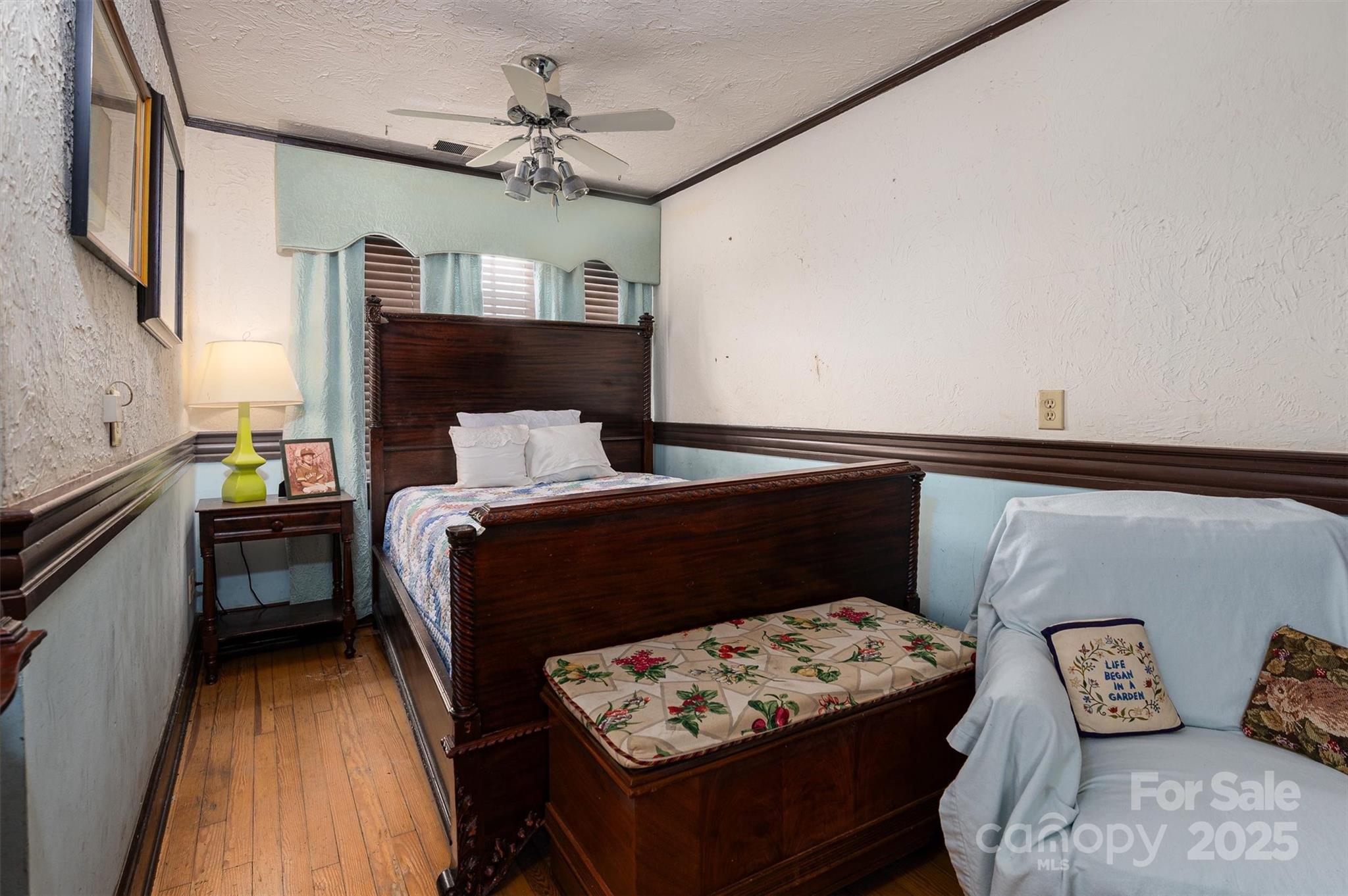 Hickory, North Carolina 28601, United States, 4 Bedrooms Bedrooms, ,5 BathroomsBathrooms,Residential,Active,3007