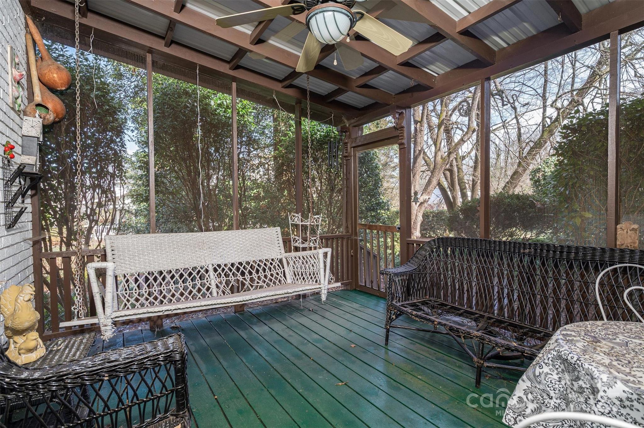 Hickory, North Carolina 28601, United States, 4 Bedrooms Bedrooms, ,5 BathroomsBathrooms,Residential,Active,3007