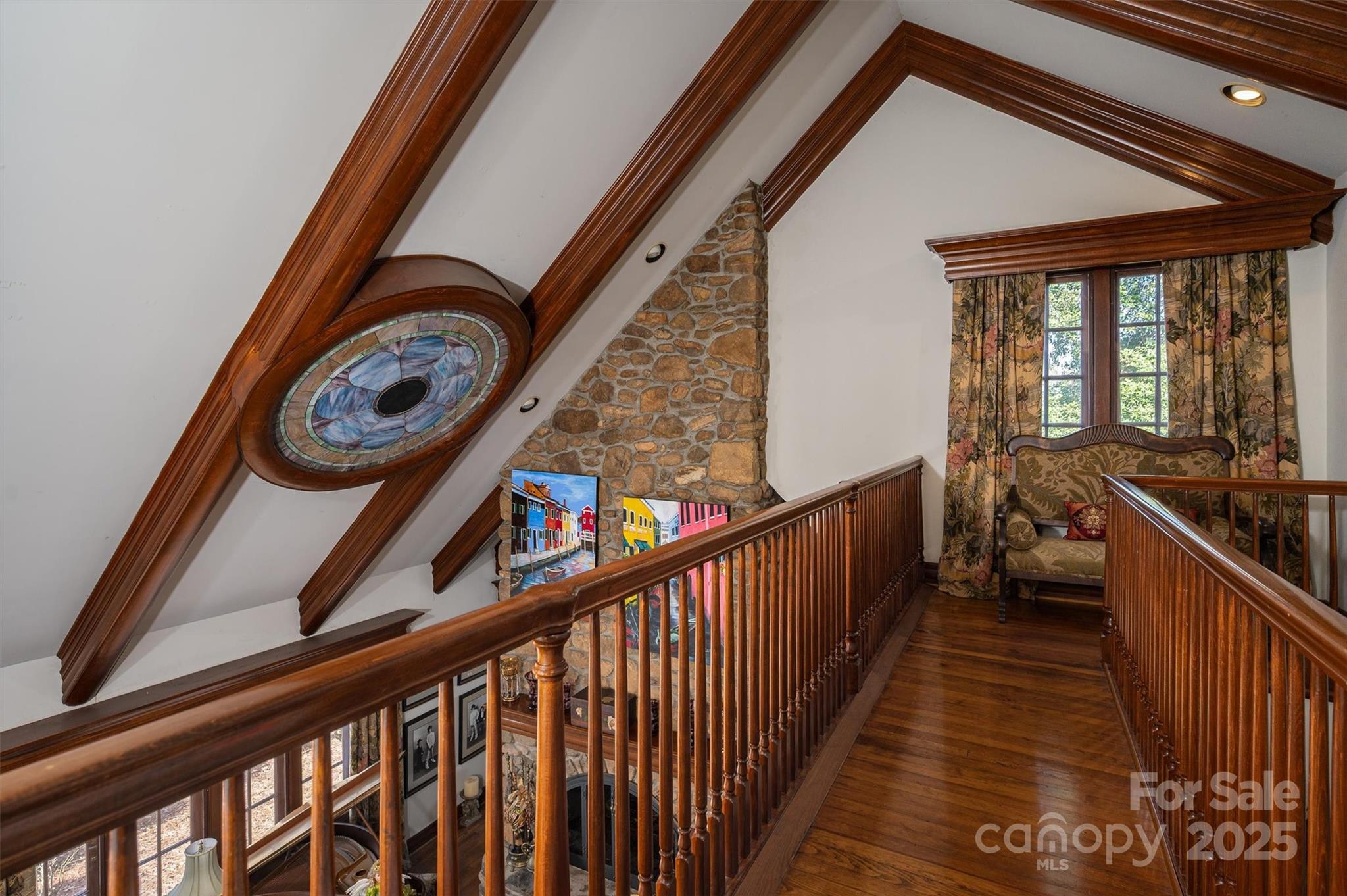 Hickory, North Carolina 28601, United States, 4 Bedrooms Bedrooms, ,5 BathroomsBathrooms,Residential,Active,3007