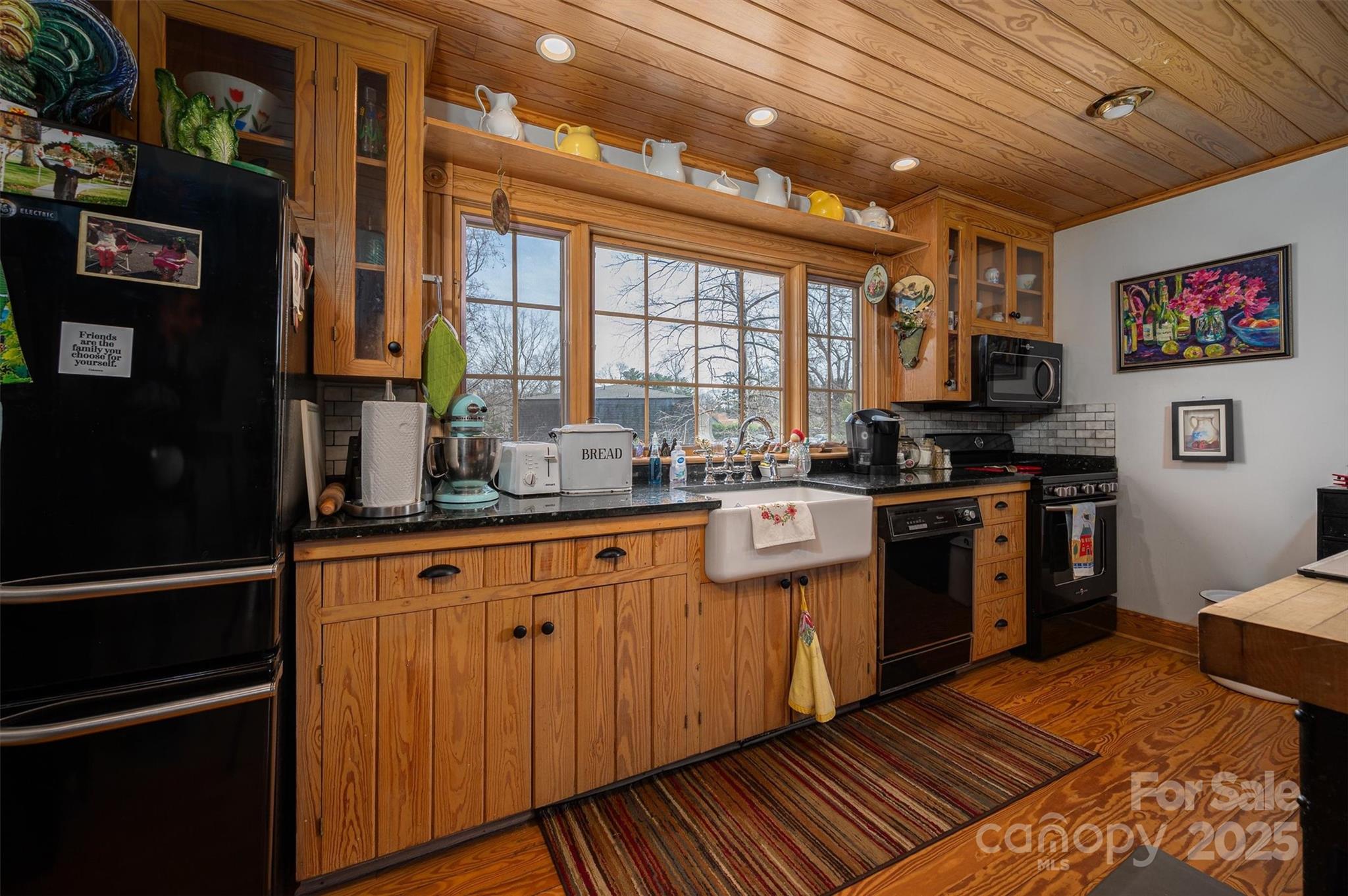 Hickory, North Carolina 28601, United States, 4 Bedrooms Bedrooms, ,5 BathroomsBathrooms,Residential,Active,3007