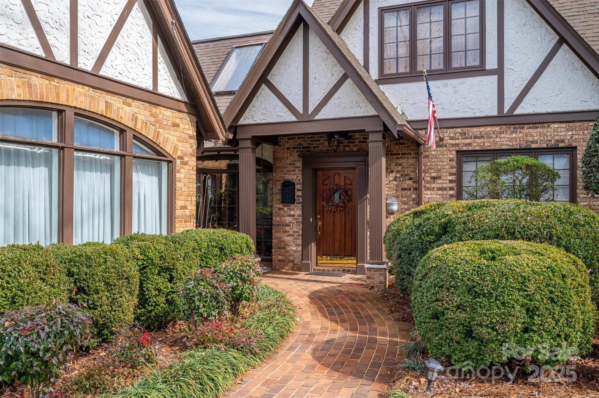 Hickory, North Carolina 28601, United States, 4 Bedrooms Bedrooms, ,5 BathroomsBathrooms,Residential,Active,3007